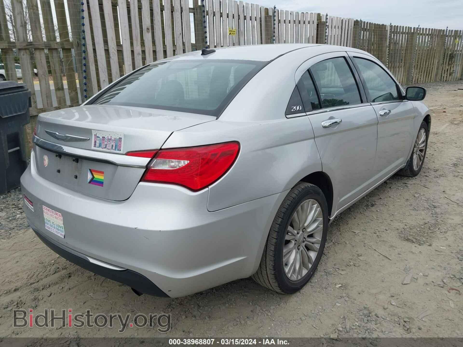 2011 CHRYSLER 200 - VIN: 1C3BC2FB8BN582220 - Photo 4