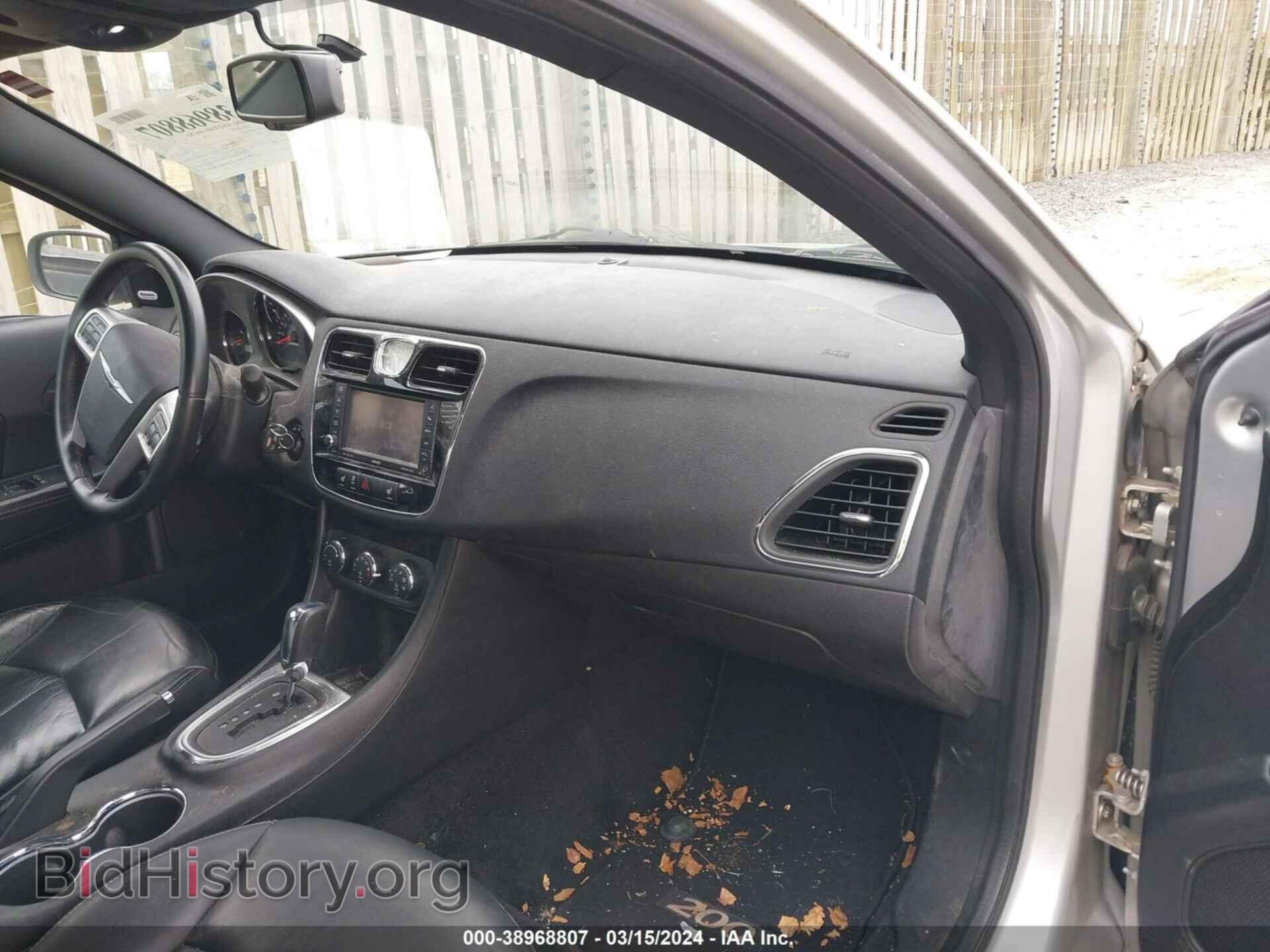 2011 CHRYSLER 200 - VIN: 1C3BC2FB8BN582220 - Photo 5