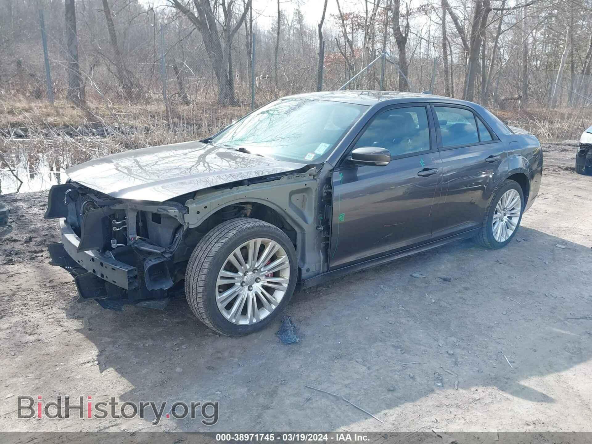 2016 CHRYSLER 300 - VIN: 2C3CCABT3GH307982 - Фото 2