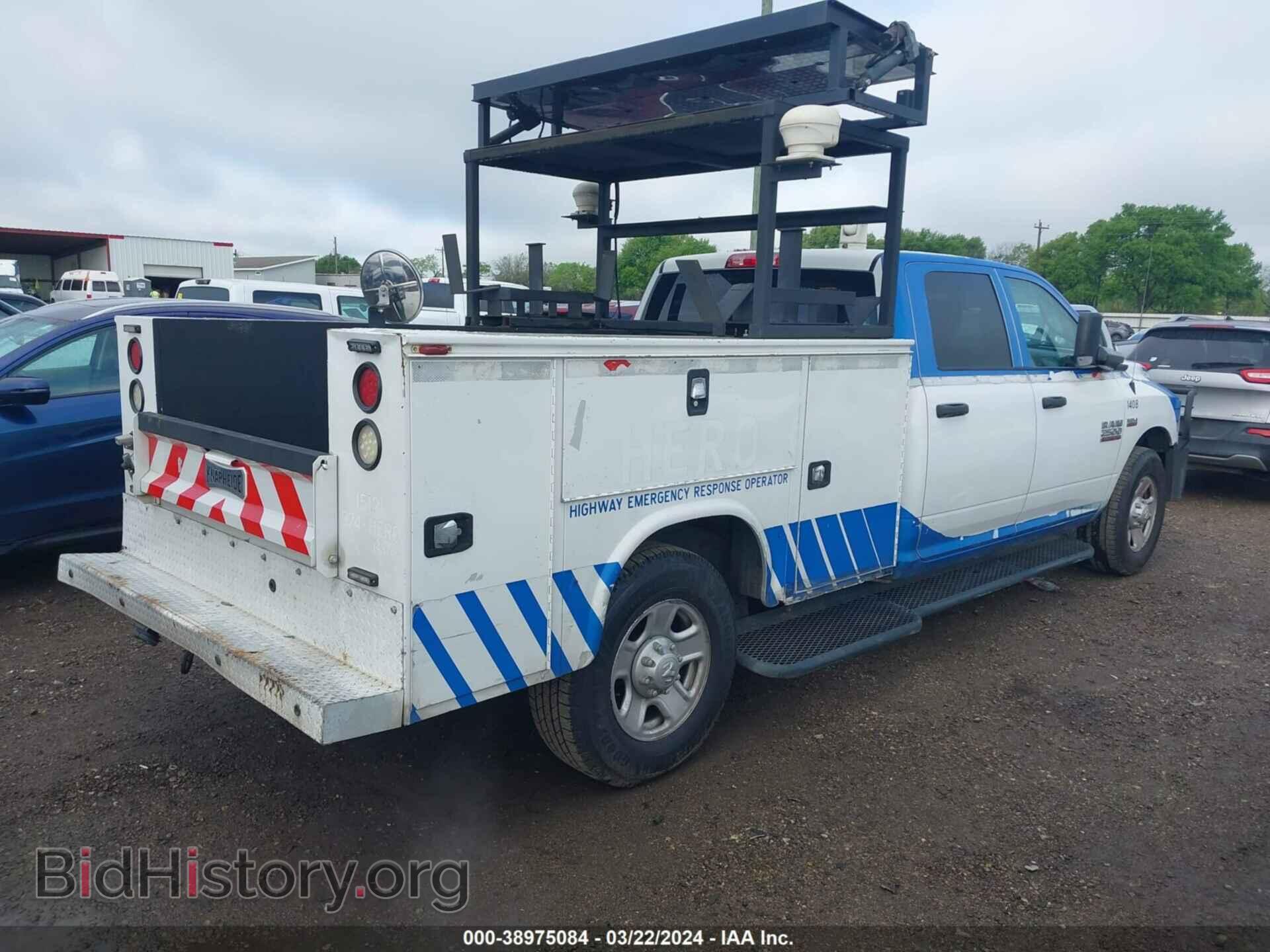 2017 RAM 2500 - VIN: 3C6TR4HTXHG788664 - Photo 4