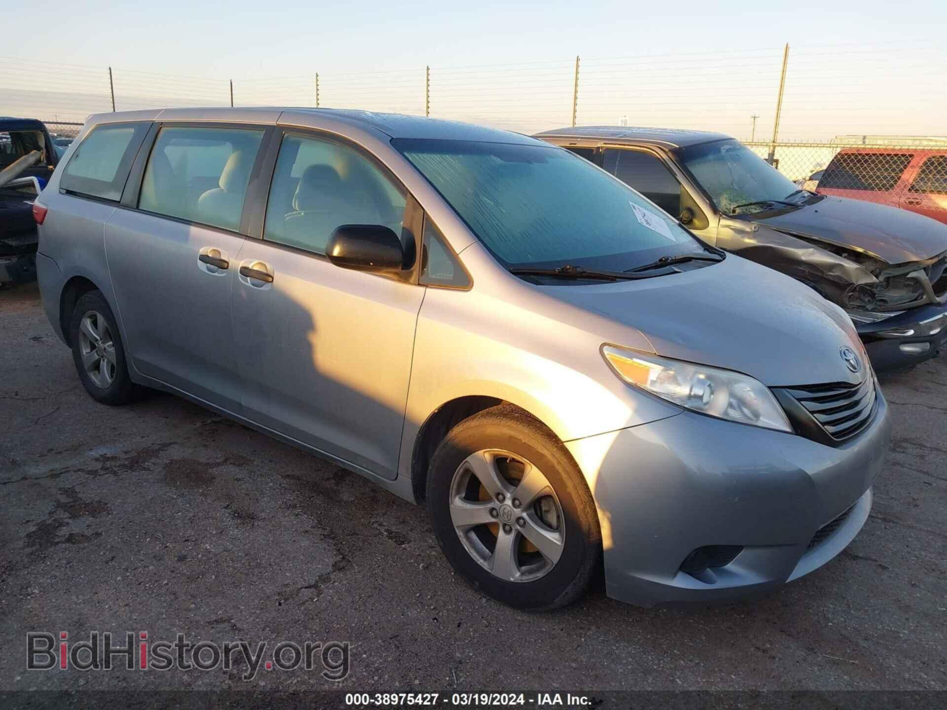 Фотография 5TDZZ3DC1HS821572 - TOYOTA SIENNA 2017
