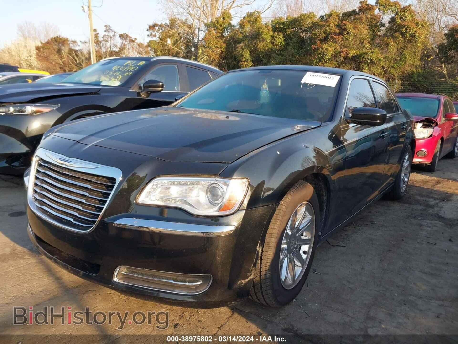 2013 CHRYSLER 300 - VIN: 2C3CCAAG0DH698685 - Фото 2