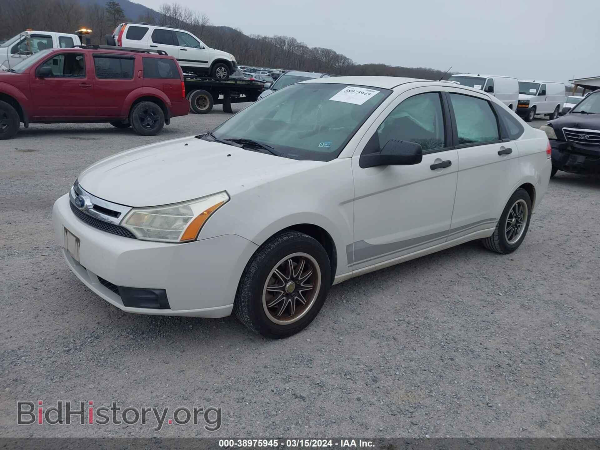 2011 FORD FOCUS - VIN: 1FAHP3EN7BW162668 - Фото 2