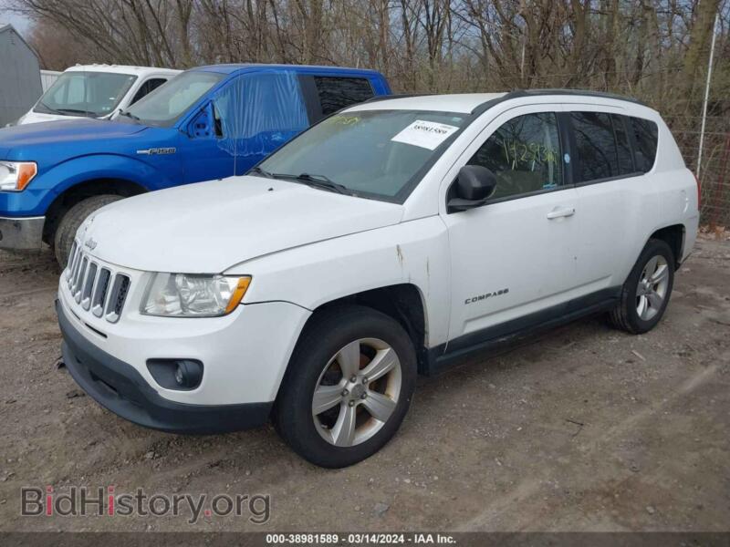 2011 Jeep COMPASS (VIN 1J4NF1FB5BD197563) — фото 2 из 14