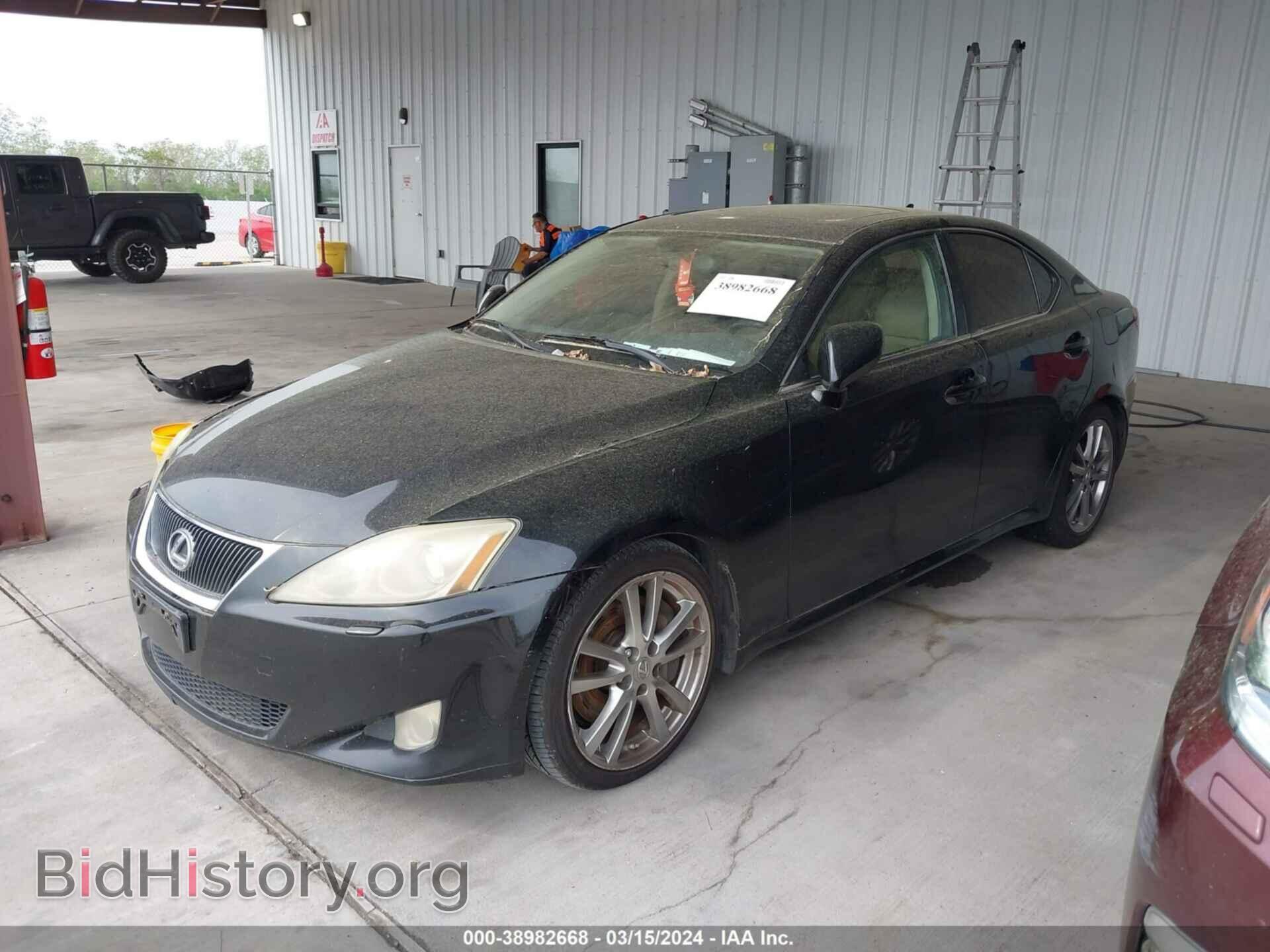 2008 LEXUS IS 350 - VIN: JTHBE262582015154 - Фото 2