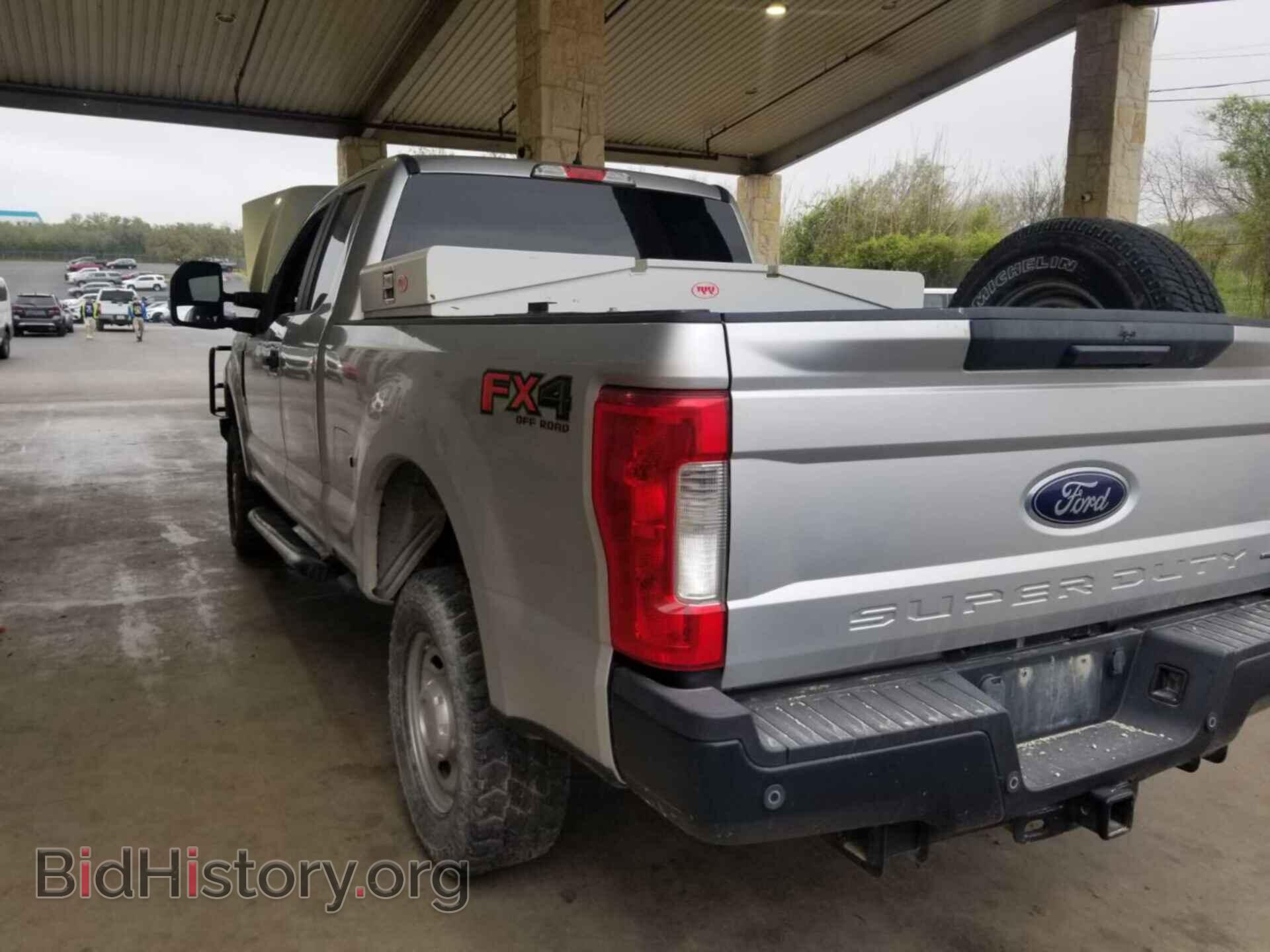 2017 FORD F-250 - VIN: 1FT7X2B60HEE33985 - Фото 2