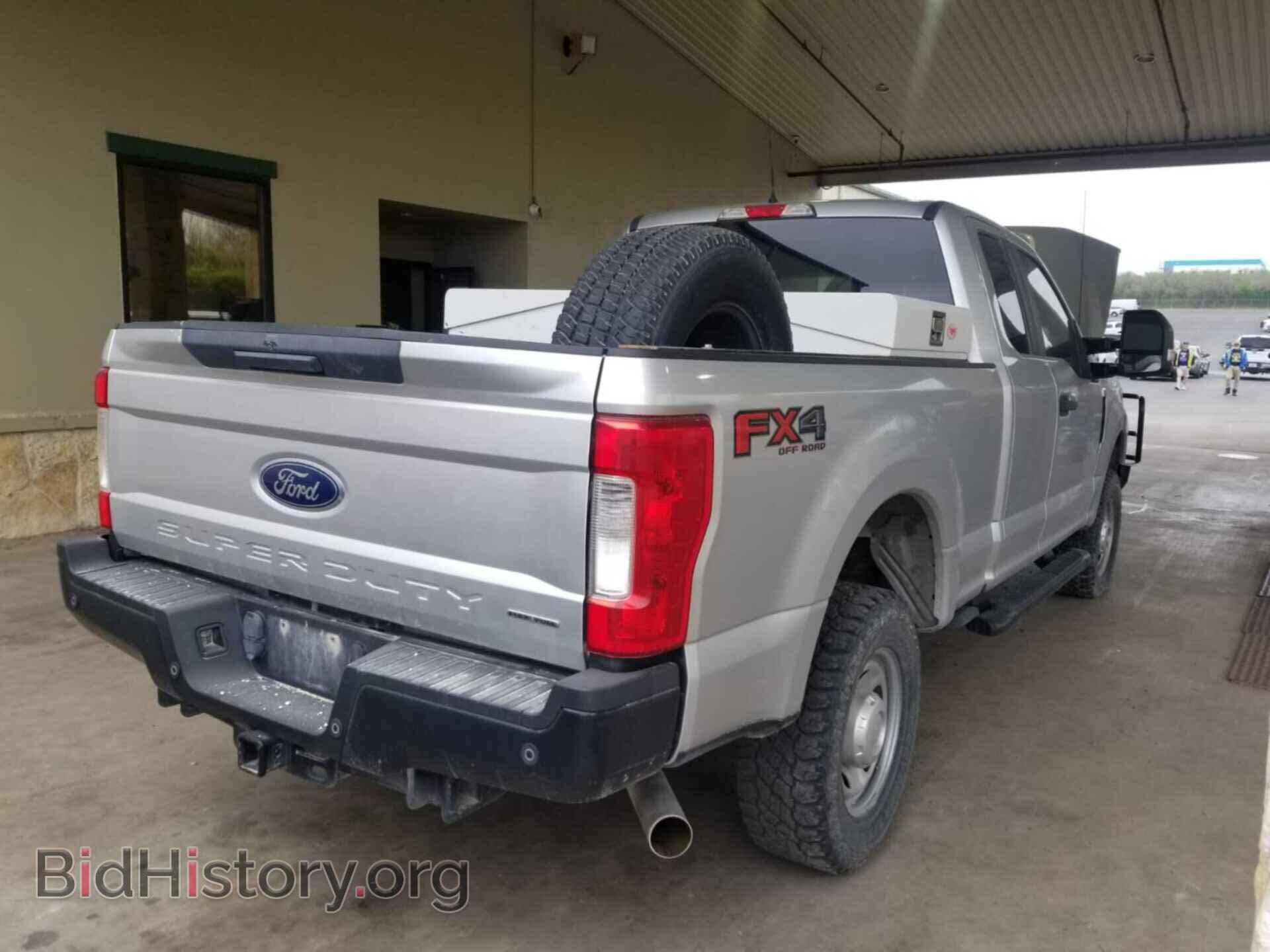 2017 FORD F-250 - VIN: 1FT7X2B60HEE33985 - Фото 9