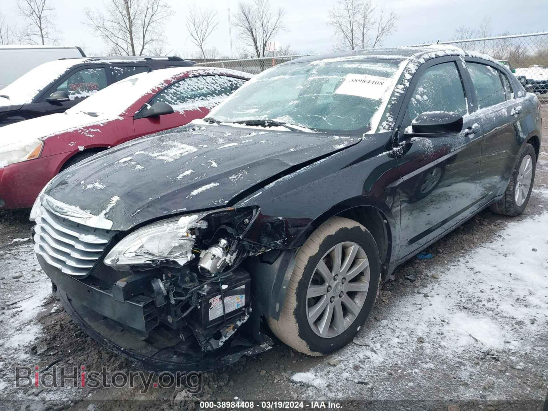 2013 CHRYSLER 200 - VIN: 1C3CCBBB7DN737823 - Photo 2