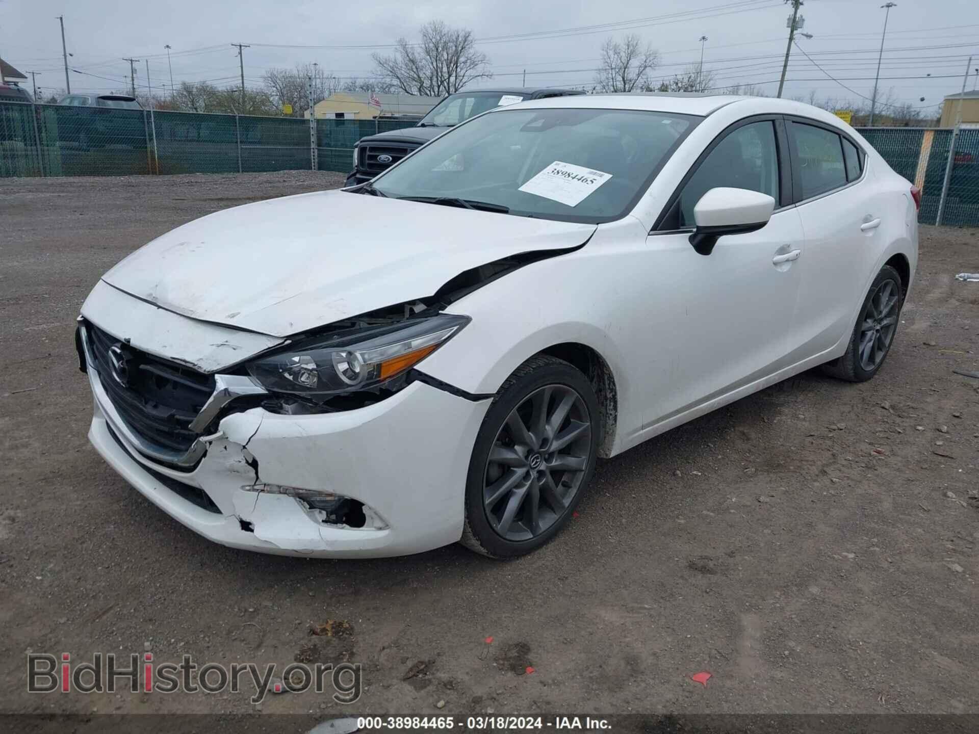 2018 MAZDA MAZDA3 - VIN: 3MZBN1V32JM212543 - Фото 2