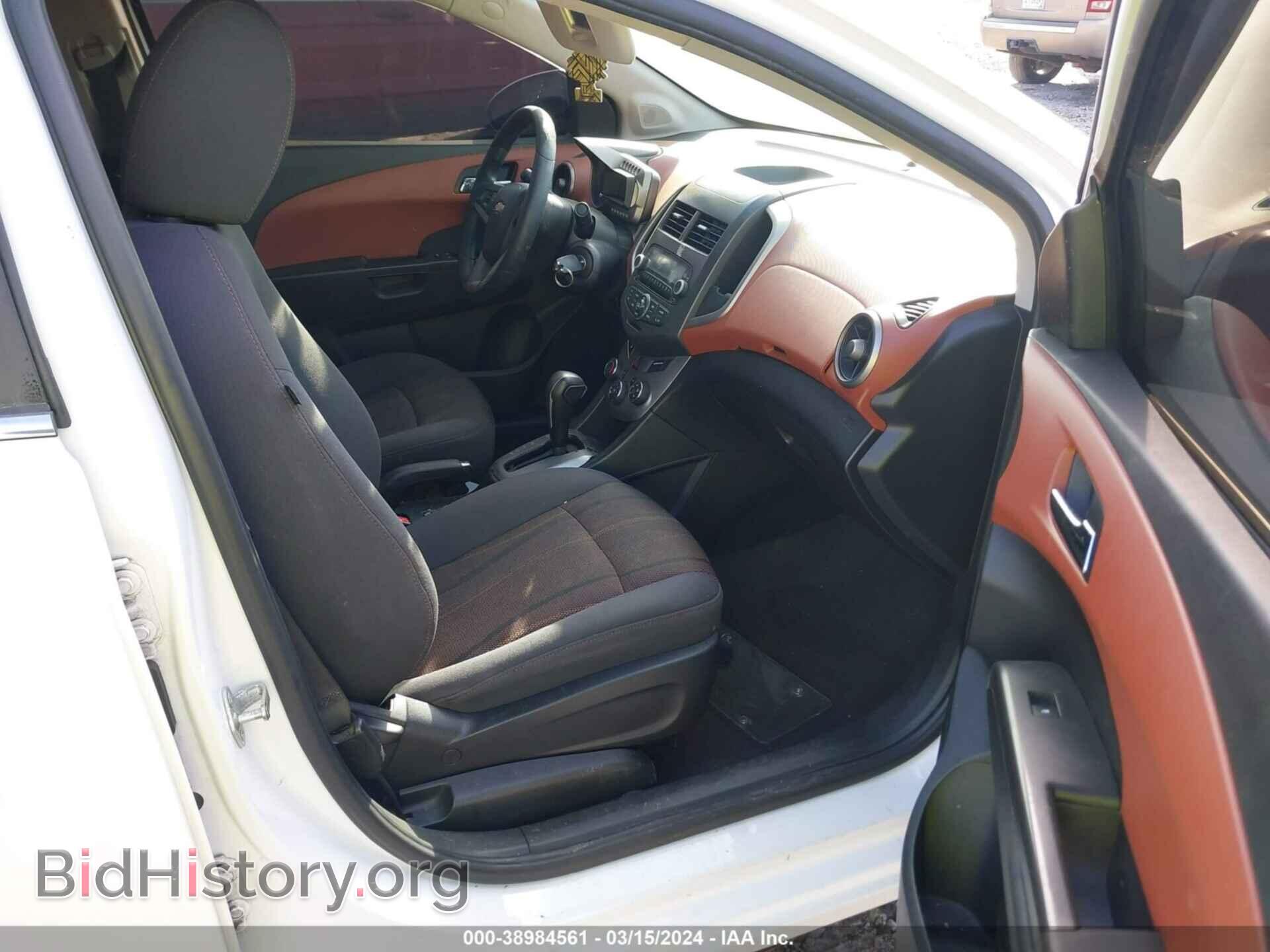2014 CHEVROLET SONIC - VIN: 1G1JC5SH7E4144889 - Фото 5