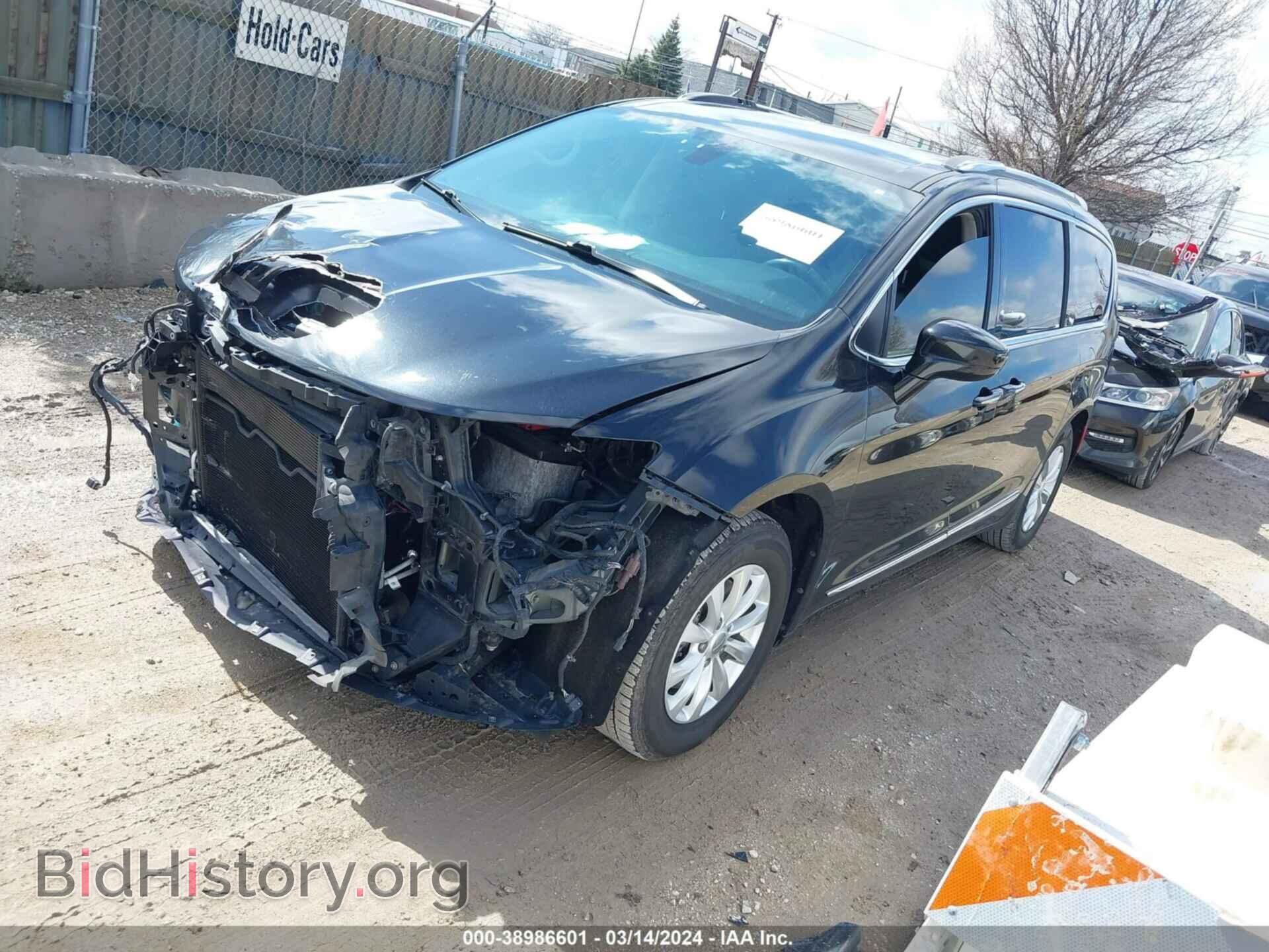 2019 CHRYSLER PACIFICA - VIN: 2C4RC1BG0KR561418 - Фото 2