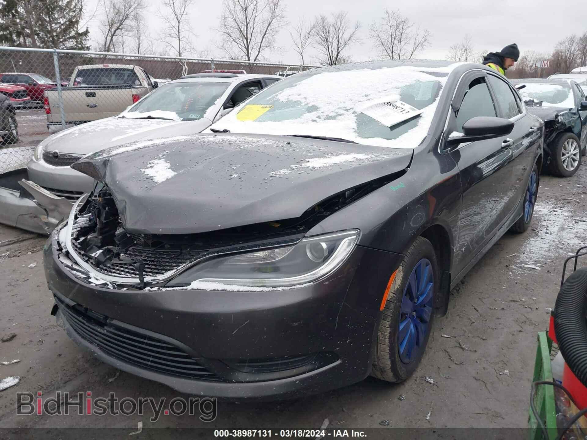2016 CHRYSLER 200 - VIN: 1C3CCCFB6GN156186 - Фото 2