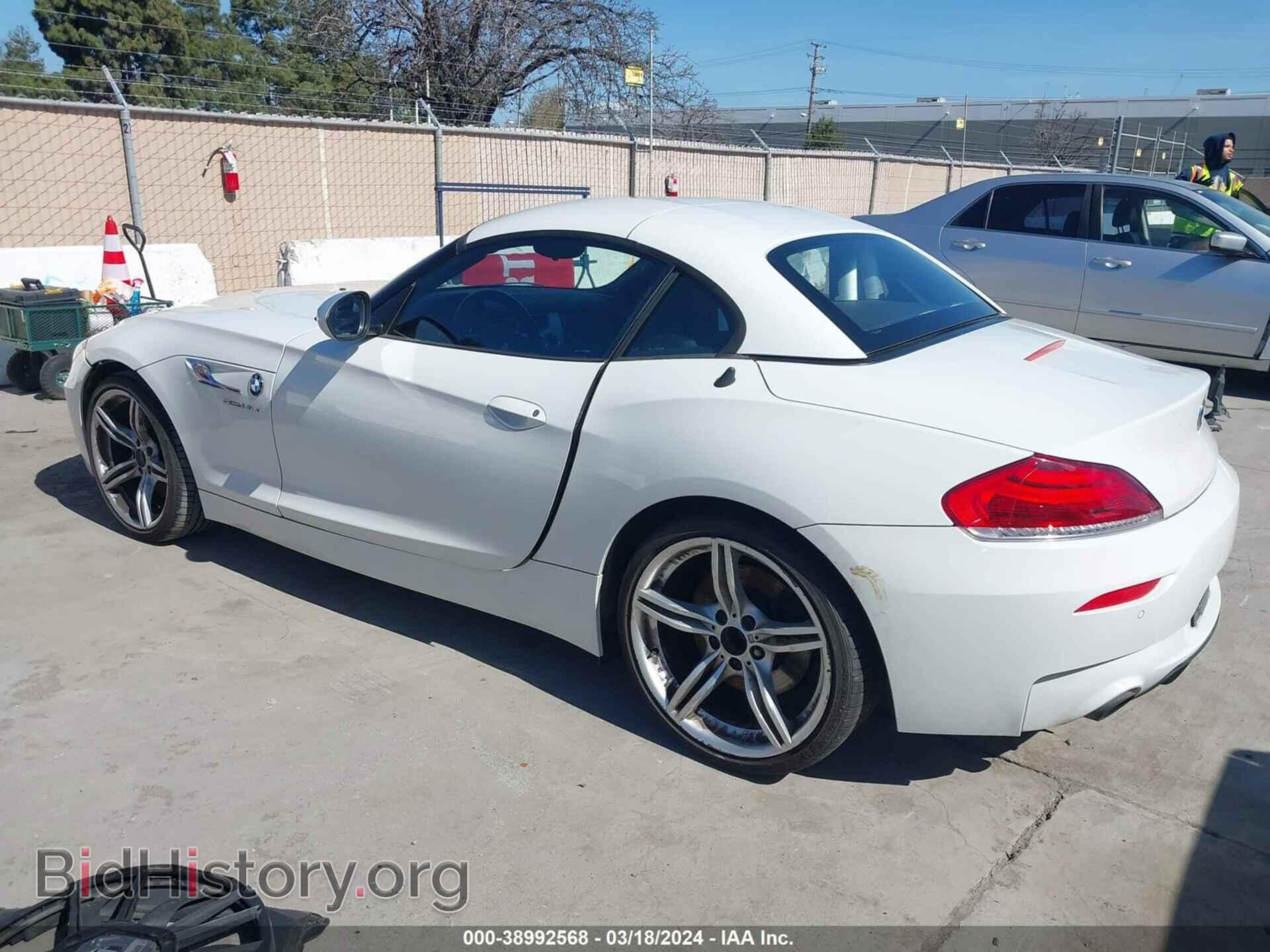 2014 BMW Z4 - VIN: WBALM1108EJ130788 - Фото 3