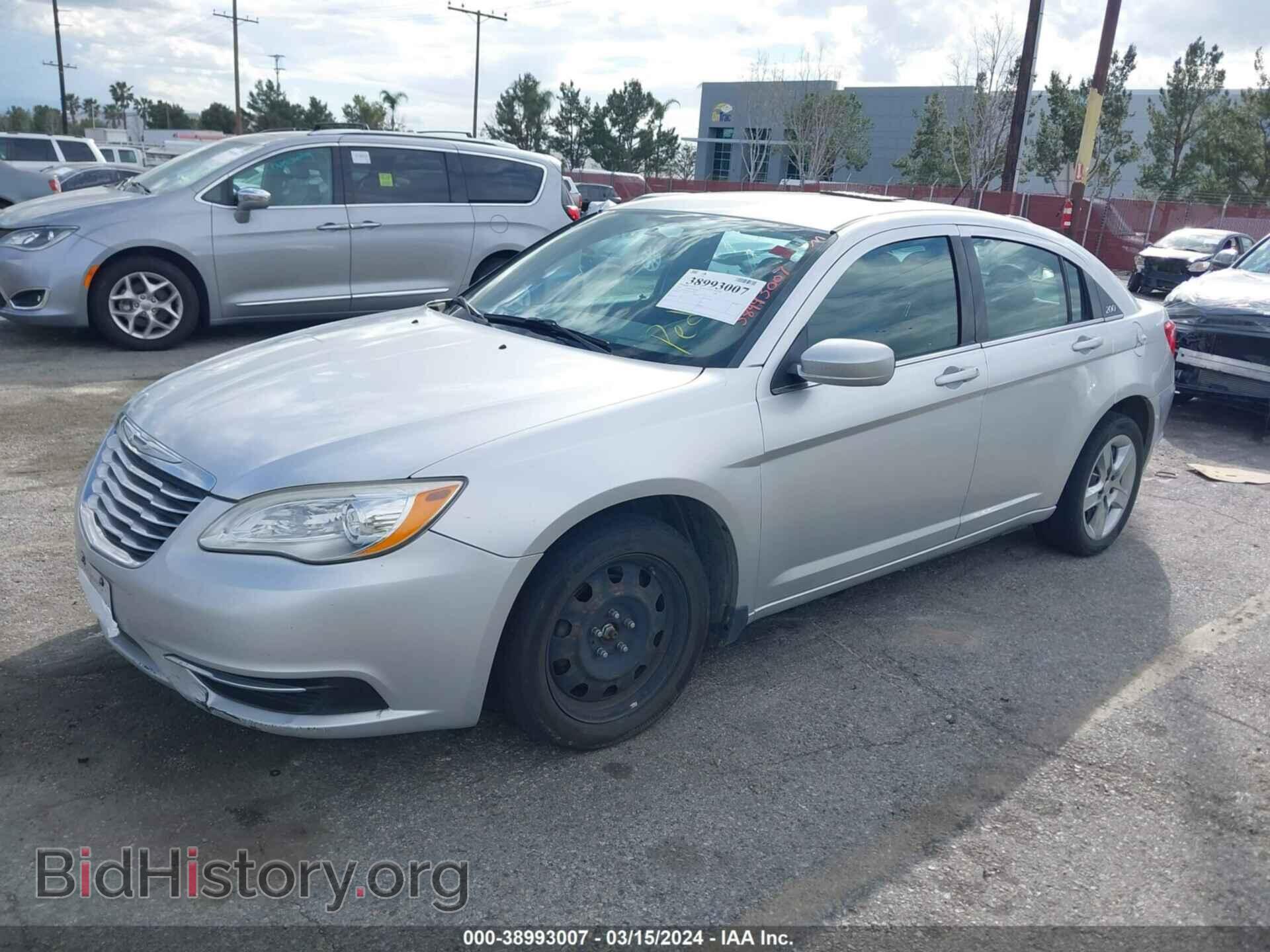 2012 CHRYSLER 200 - VIN: 1C3CCBAB6CN273570 - Фото 2