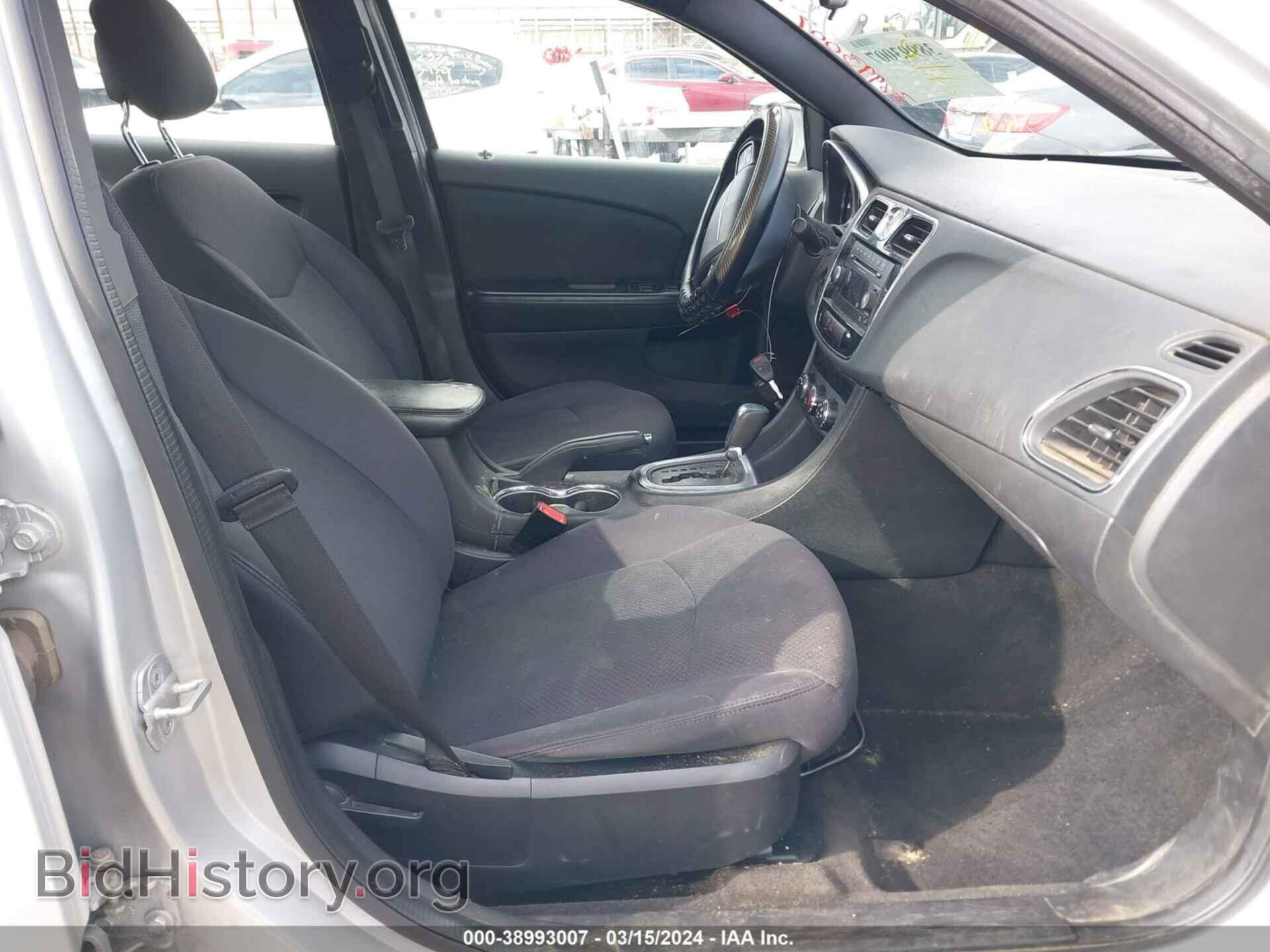 2012 CHRYSLER 200 - VIN: 1C3CCBAB6CN273570 - Фото 5