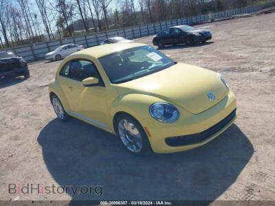 2012 Volkswagen BEETLE 2.5L, желтый — VIN 3VWJP7AT8CM605528, IAAI