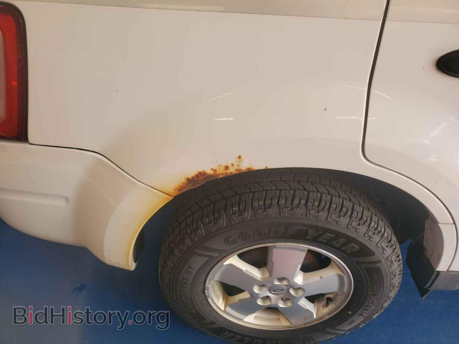 2011 FORD ESCAPE - VIN: 1FMCU9DG9BKA69351 - Фото 2