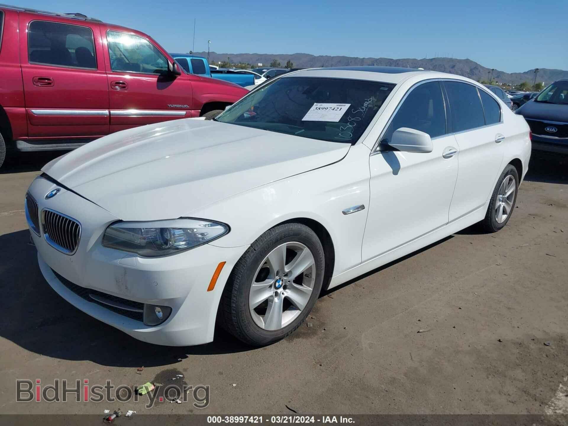2013 BMW 528I - VIN: WBAXG5C54DD231445 - Фото 2