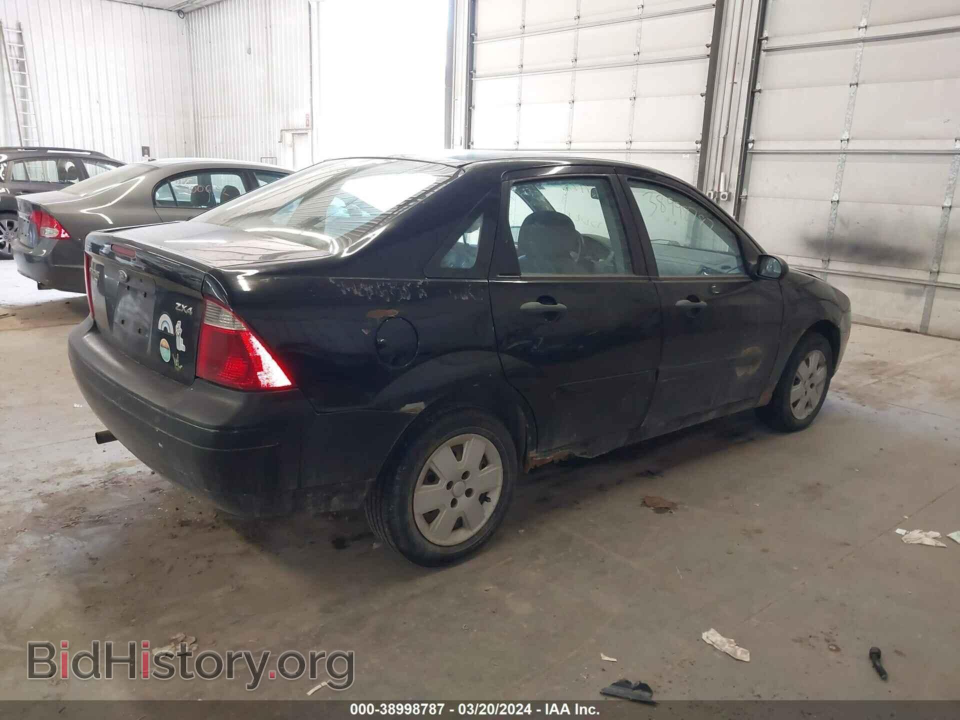 2006 FORD FOCUS - VIN: 1FAFP34N56W247099 - Фото 4