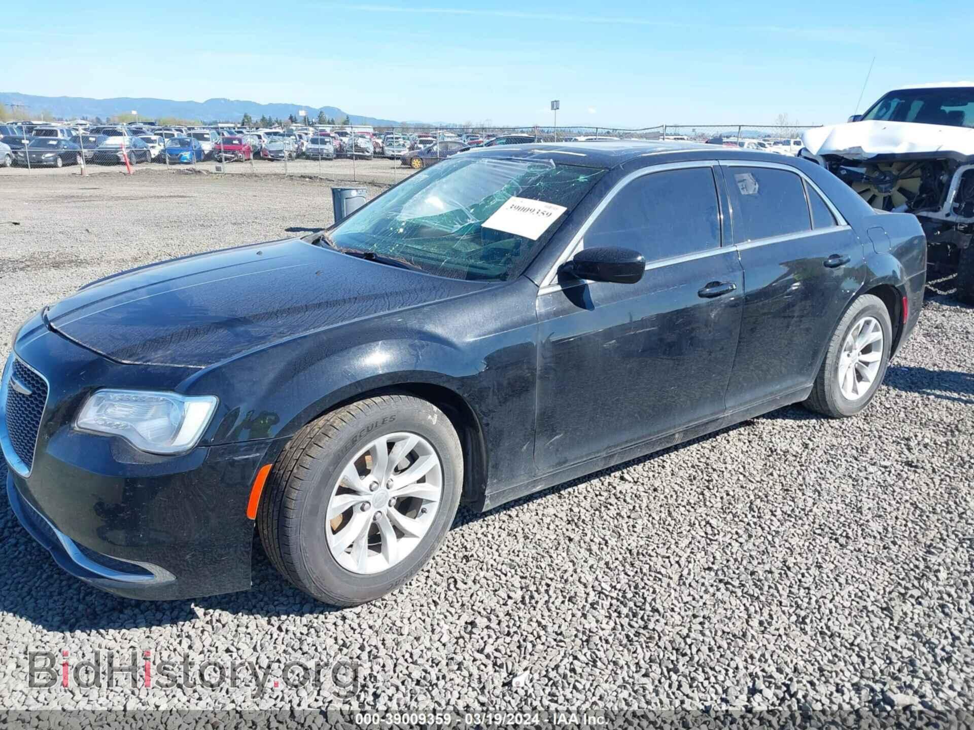 2016 CHRYSLER 300 - VIN: 2C3CCAAG3GH243320 - Фото 2