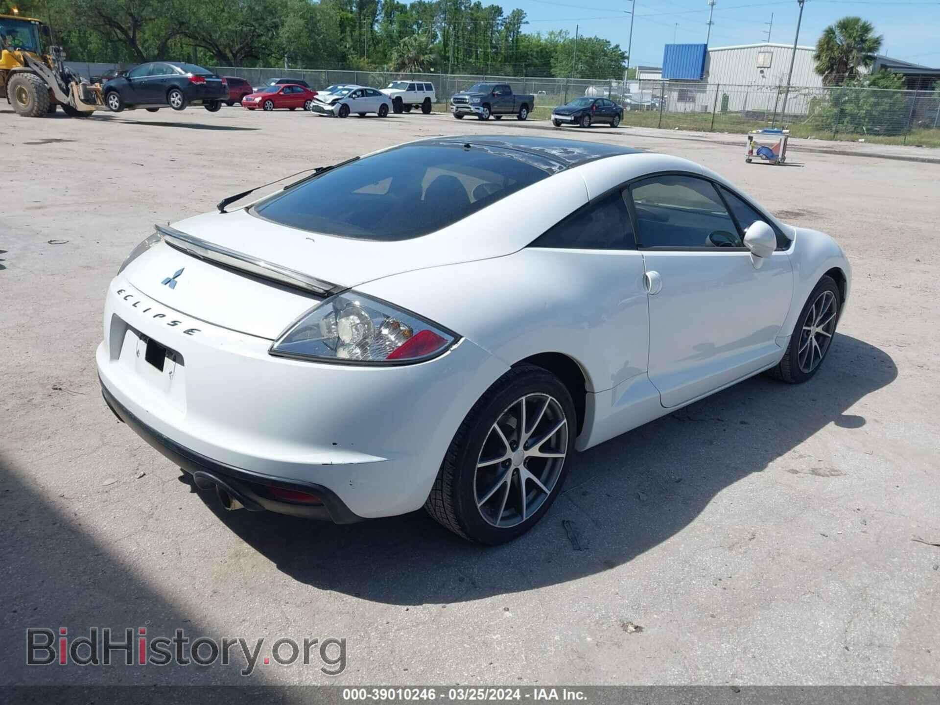 2011 MITSUBISHI ECLIPSE - VIN: 4A31K5DF6BE010982 - Photo 4