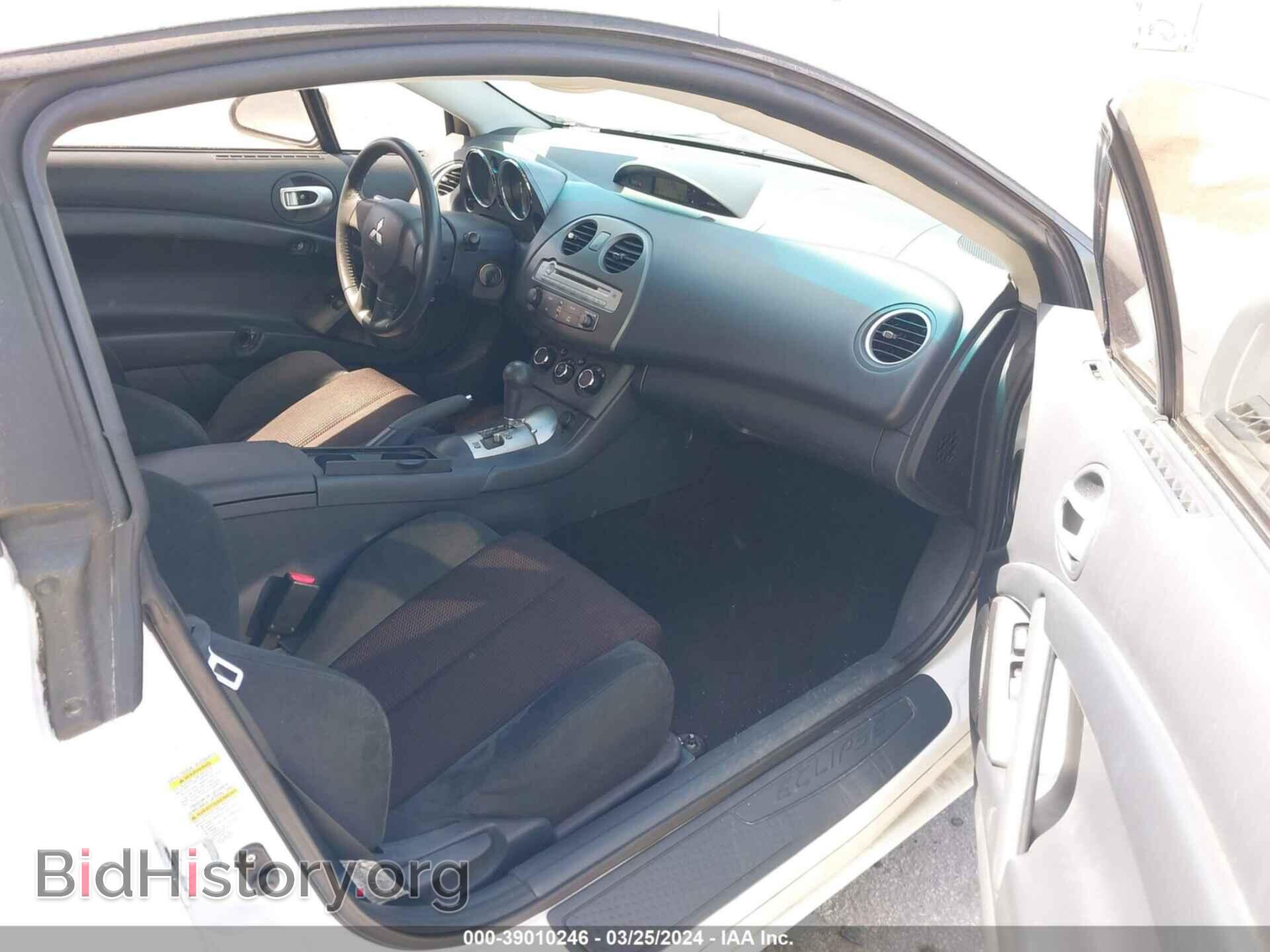 2011 MITSUBISHI ECLIPSE - VIN: 4A31K5DF6BE010982 - Photo 5