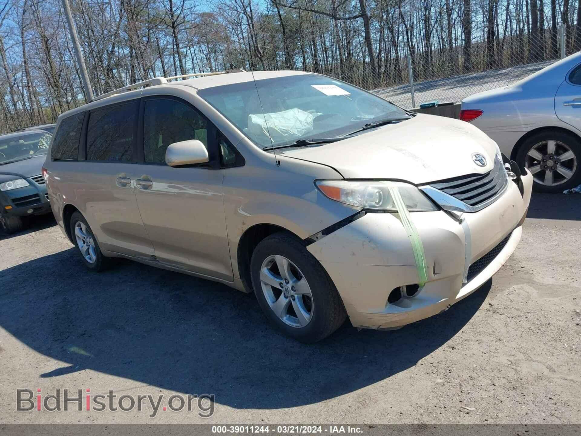Photo 5TDKA3DC4BS006699 - TOYOTA SIENNA 2011