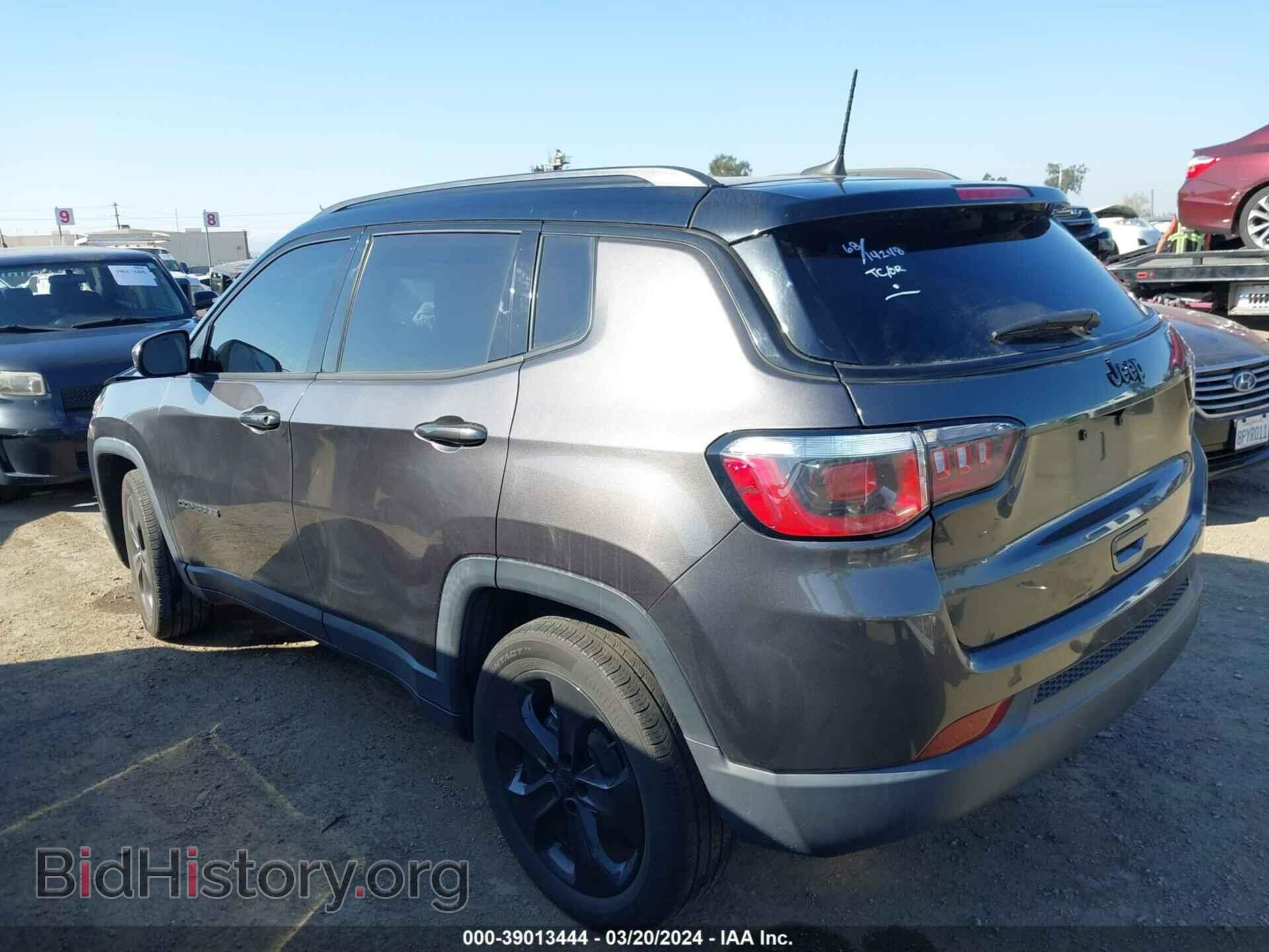 2018 JEEP COMPASS - VIN: 3C4NJCBB7JT322478 - Фото 3