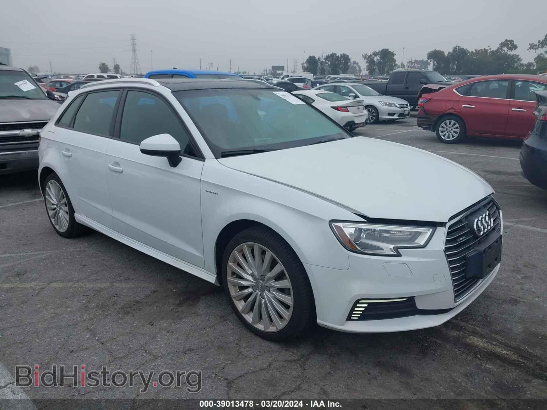 Фотография WAUUPBFF7HA041152 - AUDI A3 E-TRON 2017