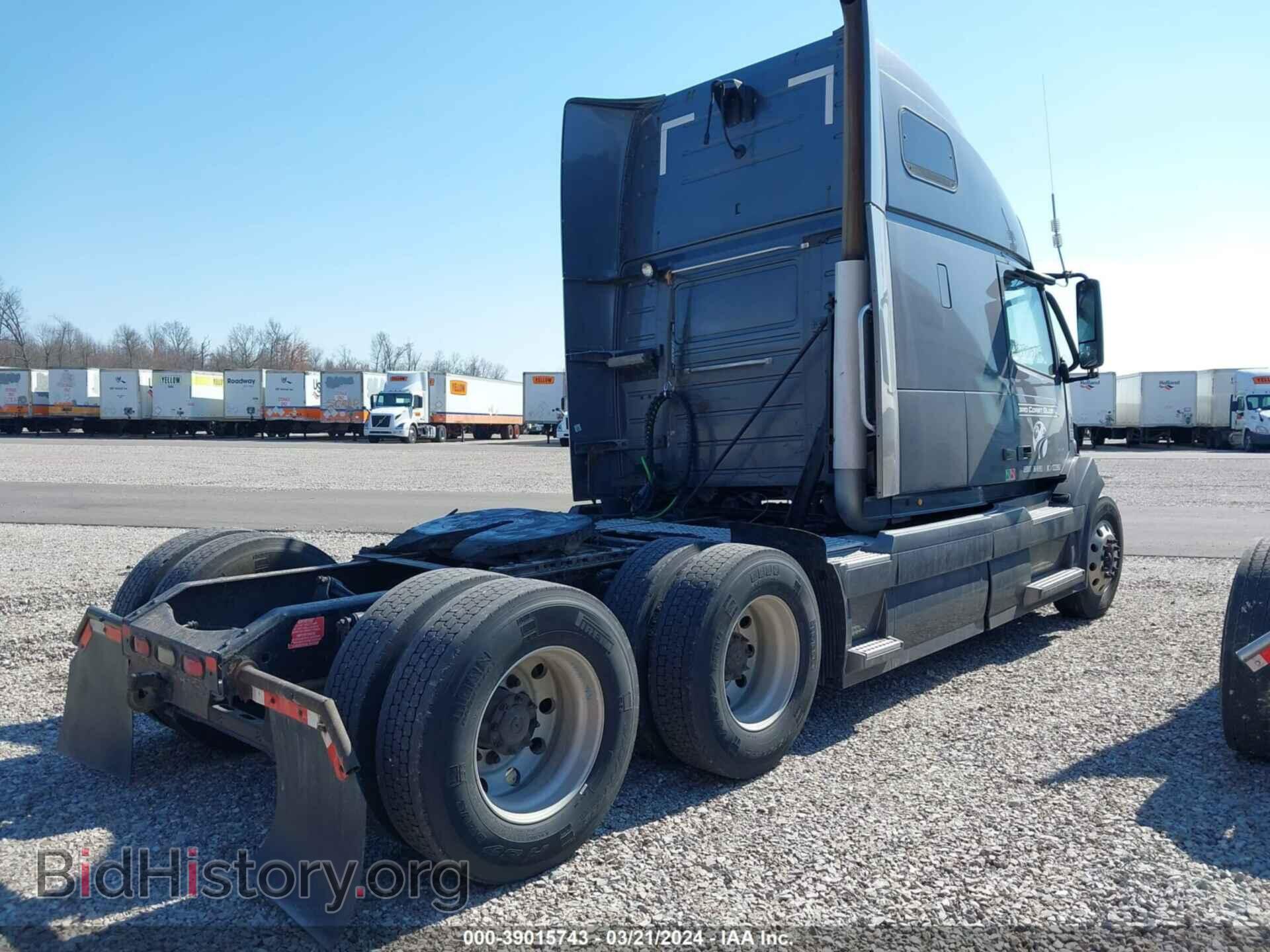 2012 VOLVO VN - VIN: 4V4NC9EH0CN543747 - Фото 4