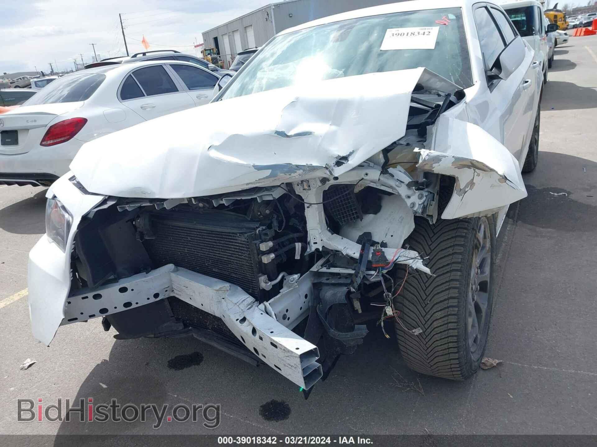 2016 CHRYSLER 300 - VIN: 2C3CCAGG4GH217042 - Фото 6