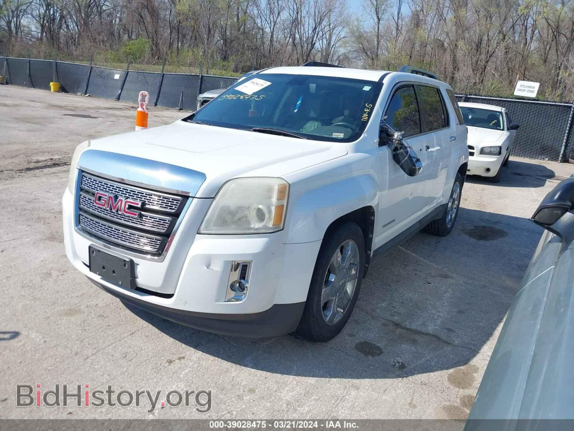 2011 GMC TERRAIN - VIN: 2CTFLXE57B6330652 - Photo 2
