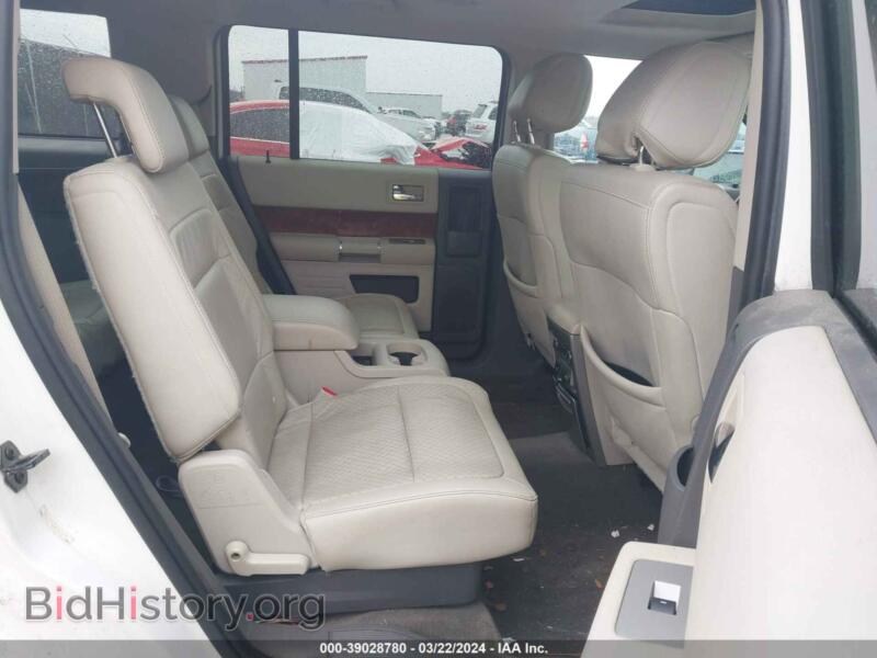 2011 Ford FLEX (VIN 2FMGK5DC4BBD11275) — photo 8 of 16