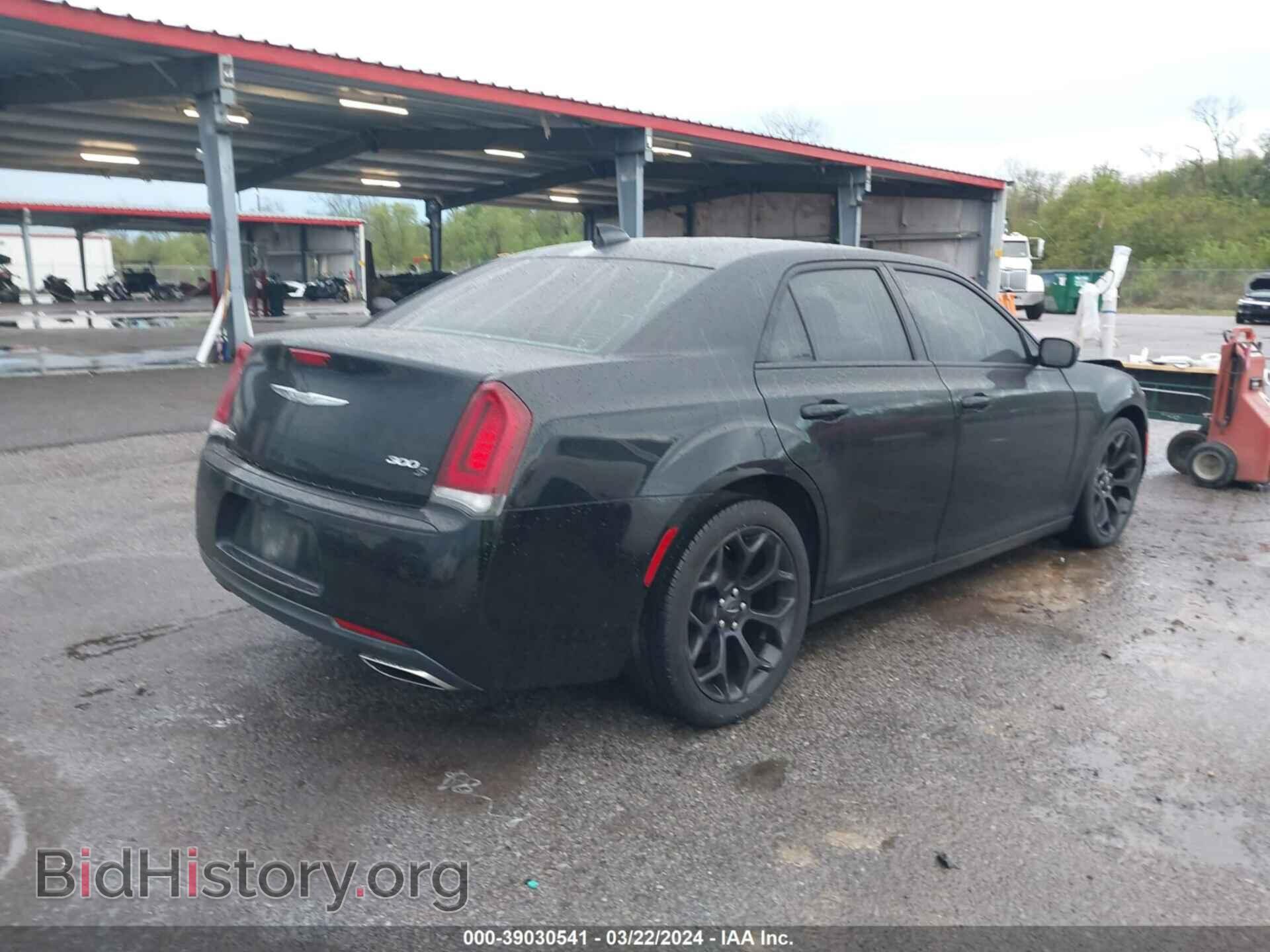 2019 CHRYSLER 300 - VIN: 2C3CCABG2KH559704 - Фото 4