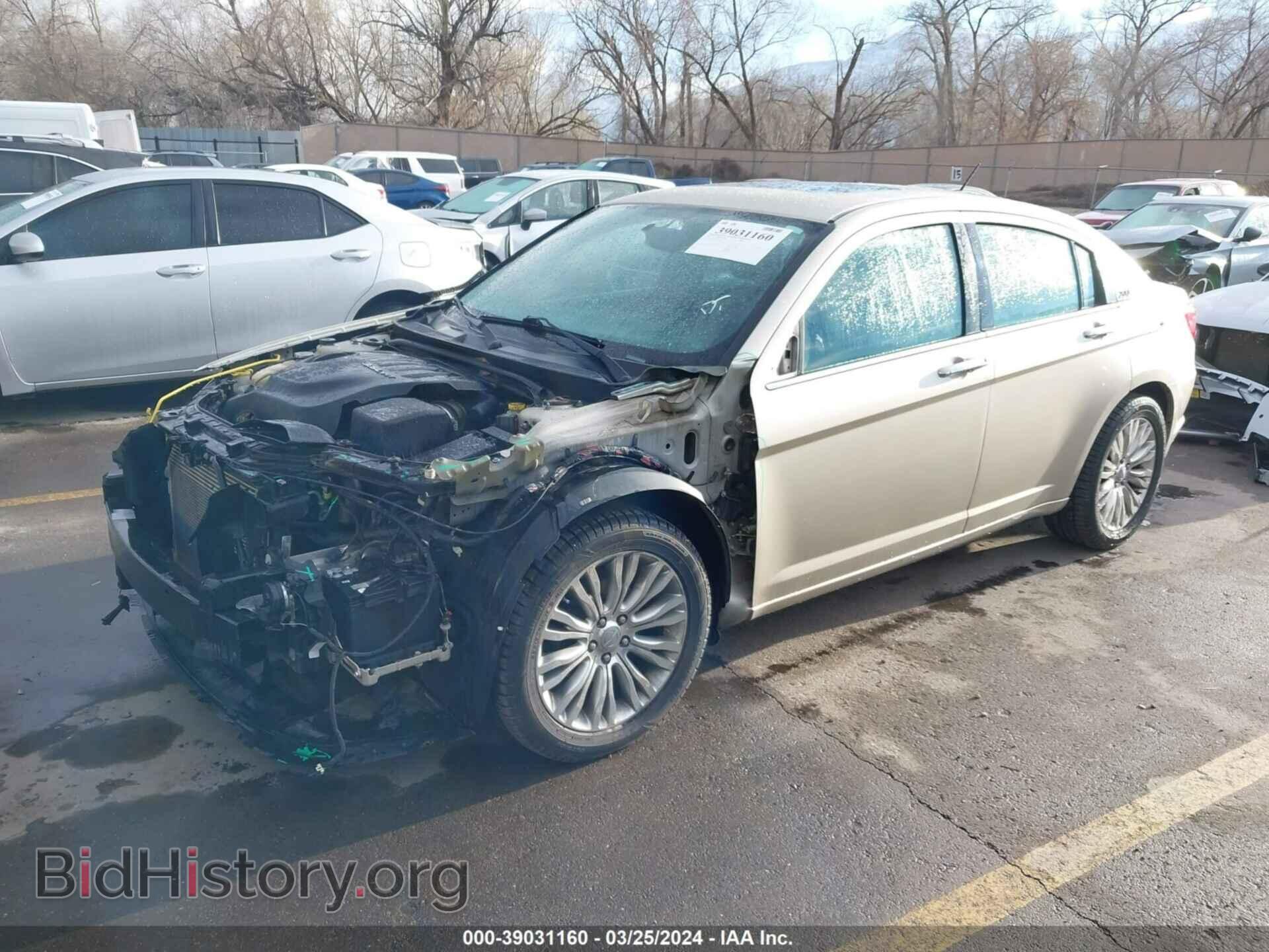 2013 CHRYSLER 200 - VIN: 1C3CCBCG1DN676897 - Фото 2