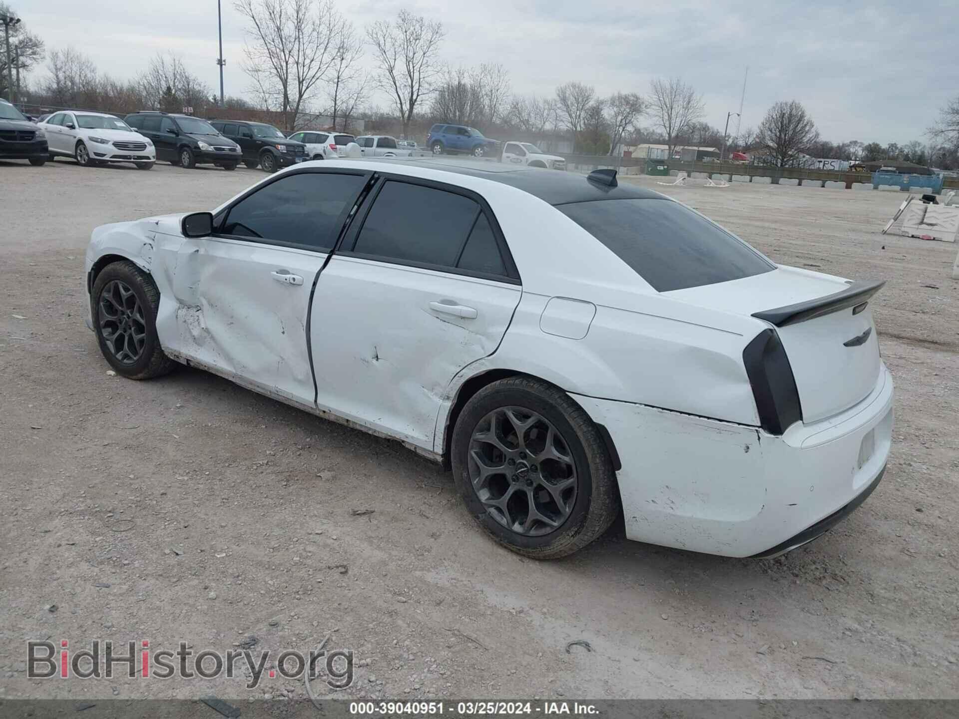 2017 CHRYSLER 300 - VIN: 2C3CCAGG0HH599801 - Фото 3