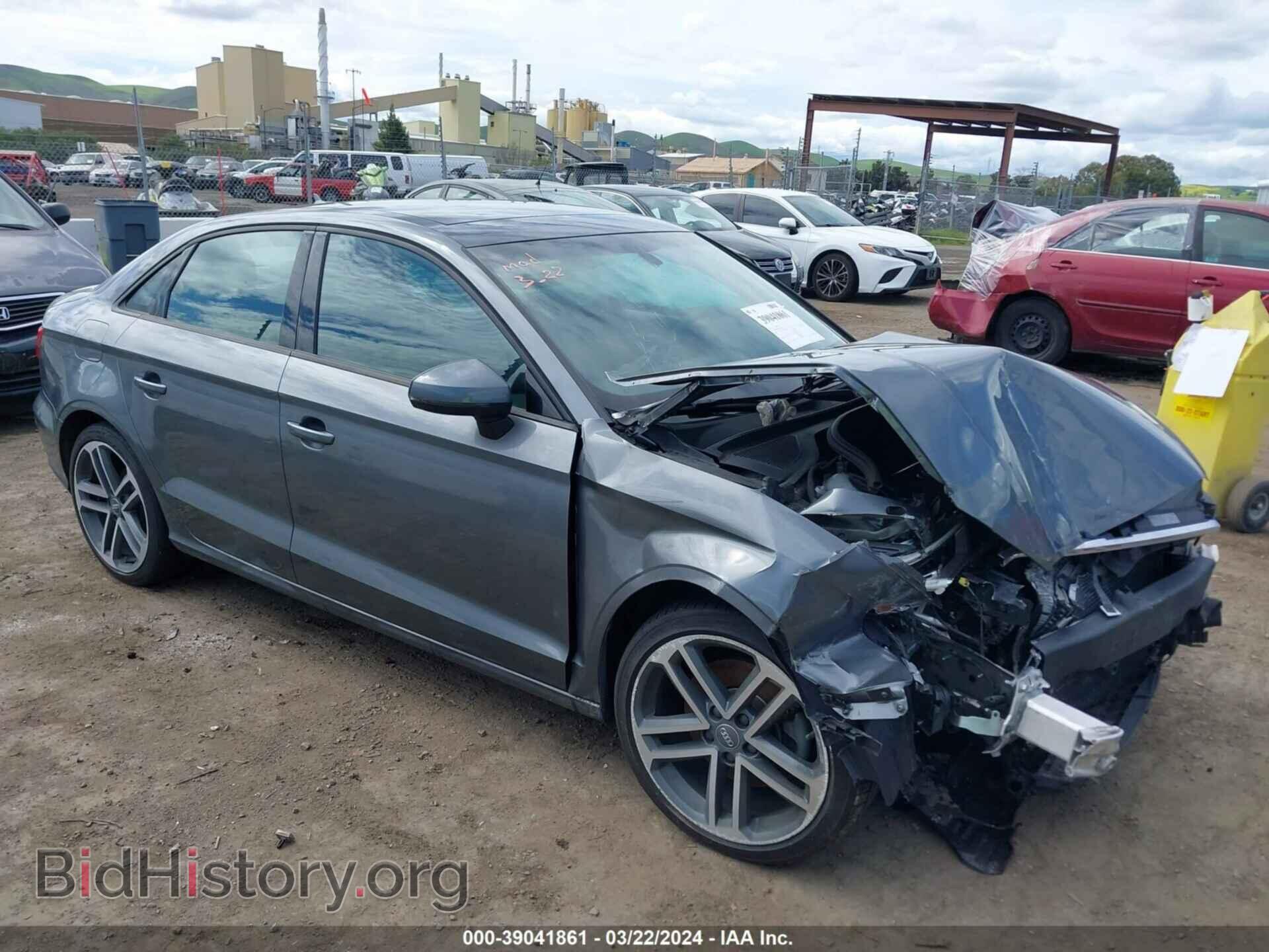 Фотография WAUB8GFF7H1069678 - AUDI A3 2017