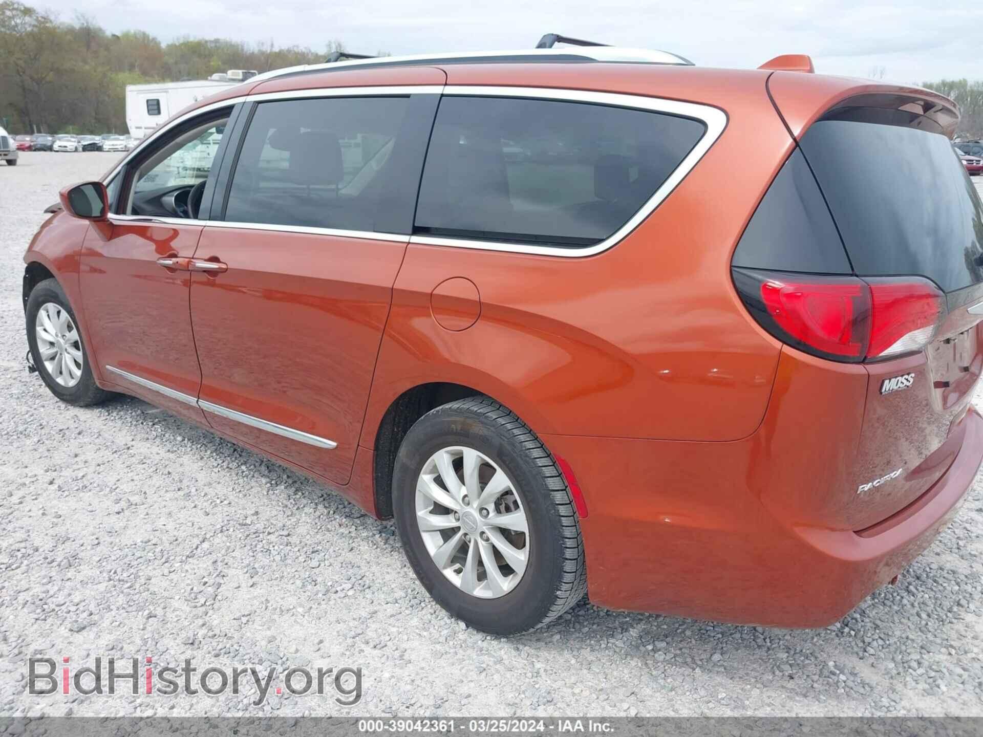 2018 CHRYSLER PACIFICA - VIN: 2C4RC1EG8JR338604 - Photo 3
