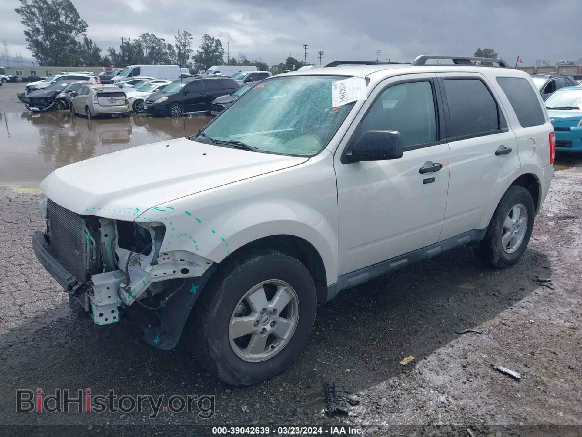 2011 FORD ESCAPE - VIN: 1FMCU0DG9BKC17803 - Фото 2