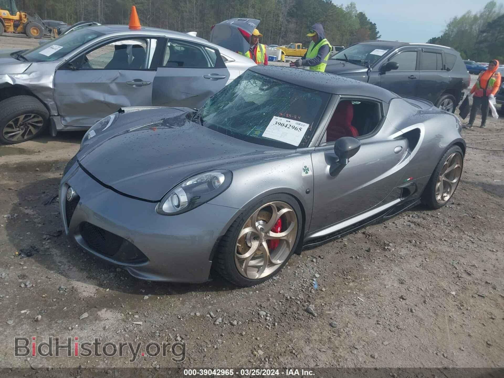 2017 ALFA ROMEO 4C - VIN: ZARBAAA4XHM244987 - Фото 2