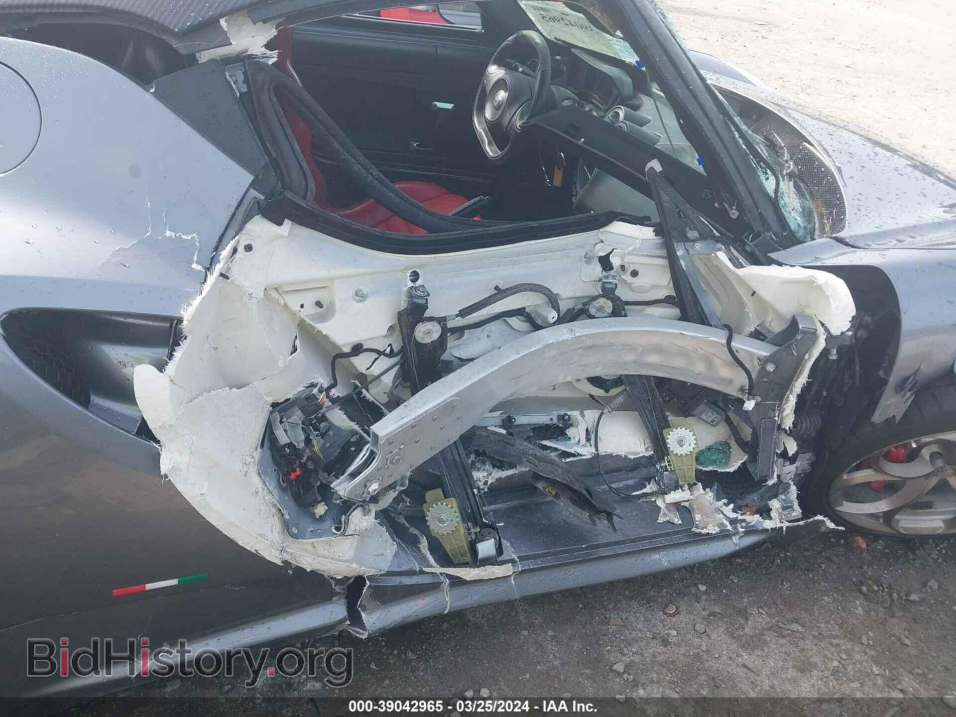 2017 ALFA ROMEO 4C - VIN: ZARBAAA4XHM244987 - Фото 6