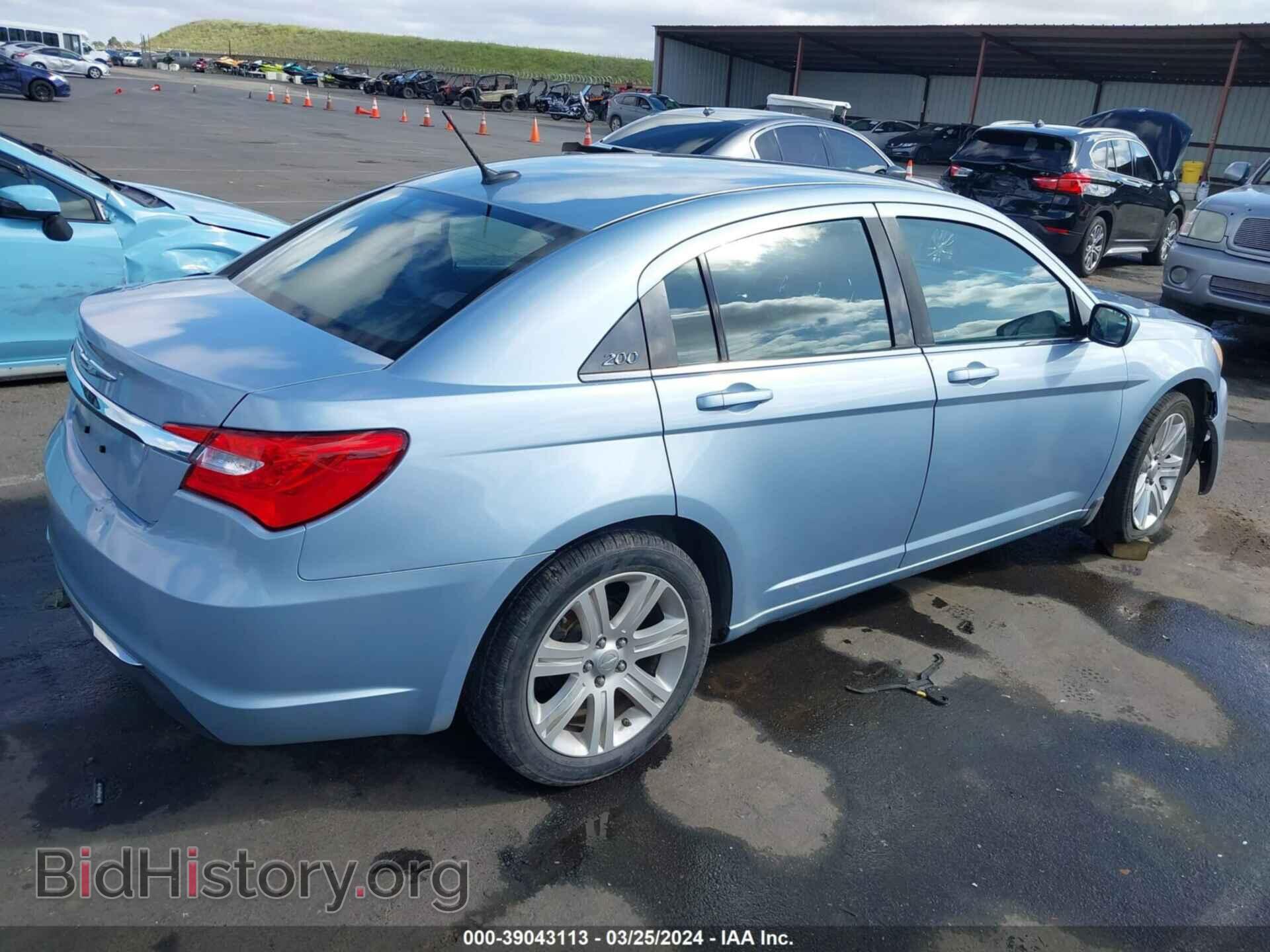 2013 CHRYSLER 200 - VIN: 1C3CCBAB9DN698640 - Фото 4