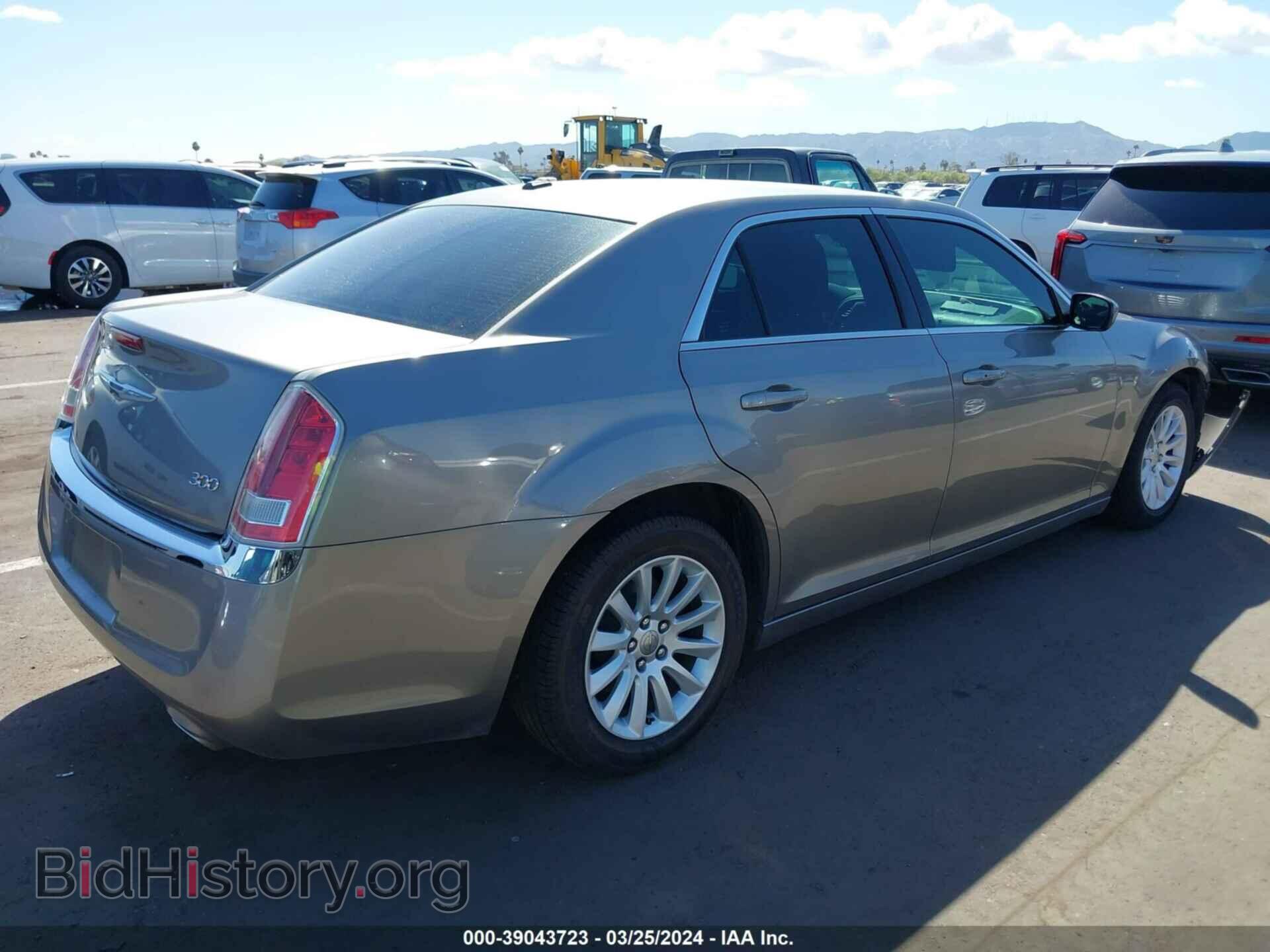 2014 CHRYSLER 300 - VIN: 2C3CCAAG5EH164941 - Фото 4