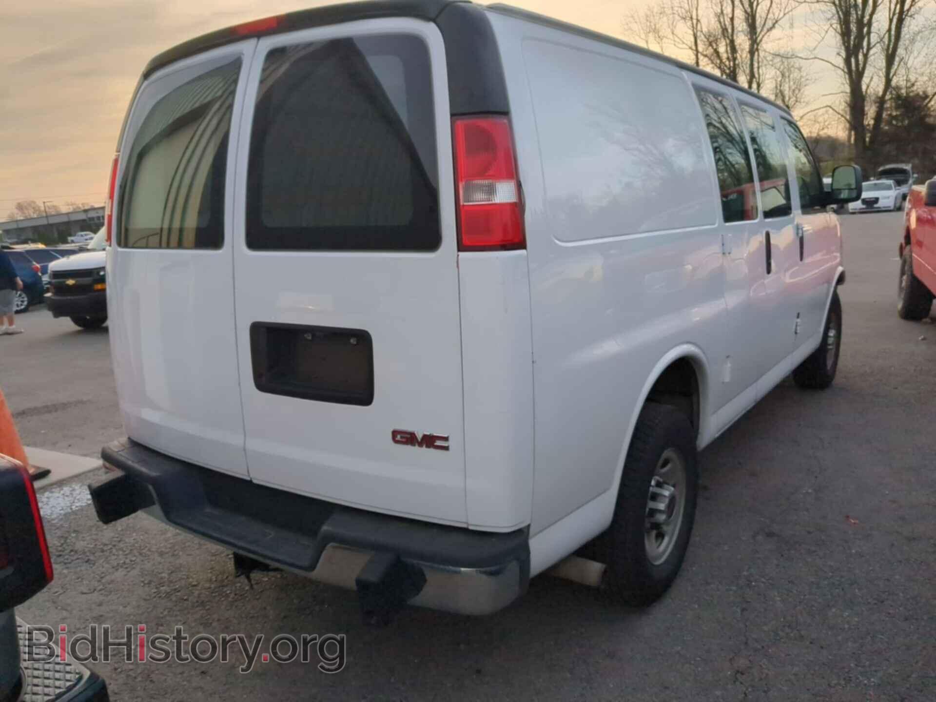2017 GMC SAVANA - VIN: 1GTW7AFF2H1904249 - Фото 4
