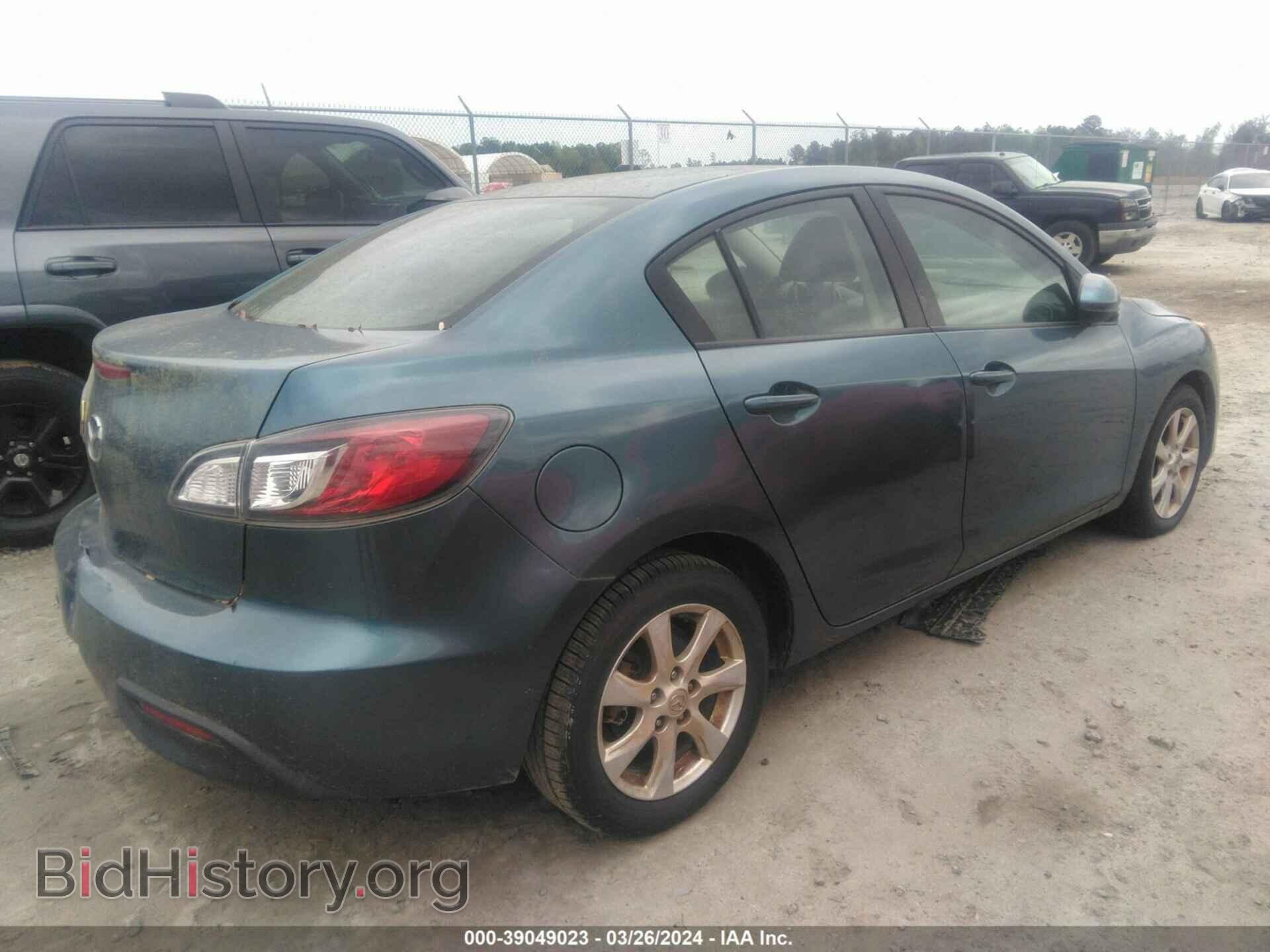 2011 MAZDA MAZDA3 - VIN: JM1BL1VF6B1359563 - Фото 4