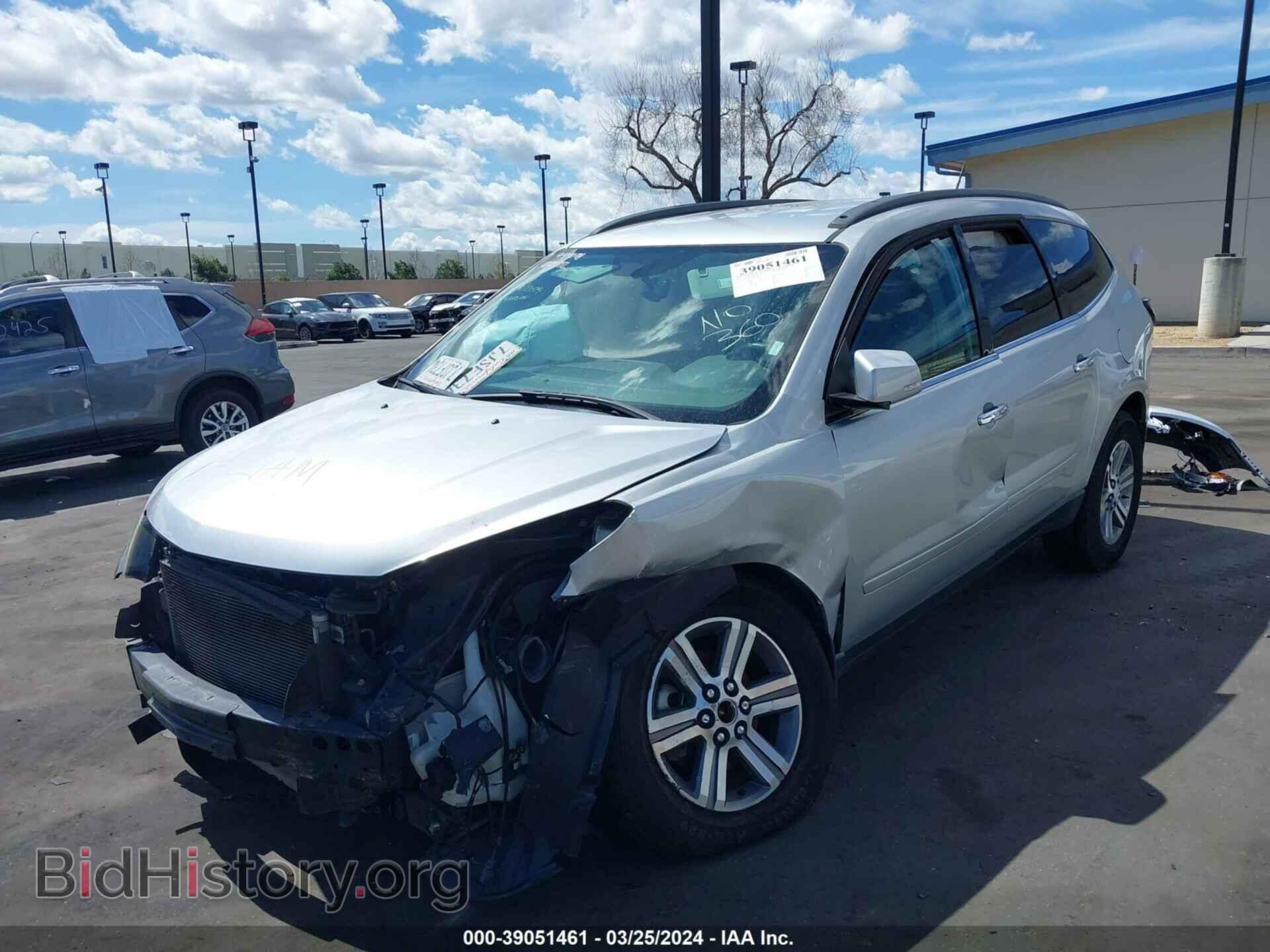 2015 CHEVROLET TRAVERSE - VIN: 1GNKRHKD1FJ264528 - Фото 2