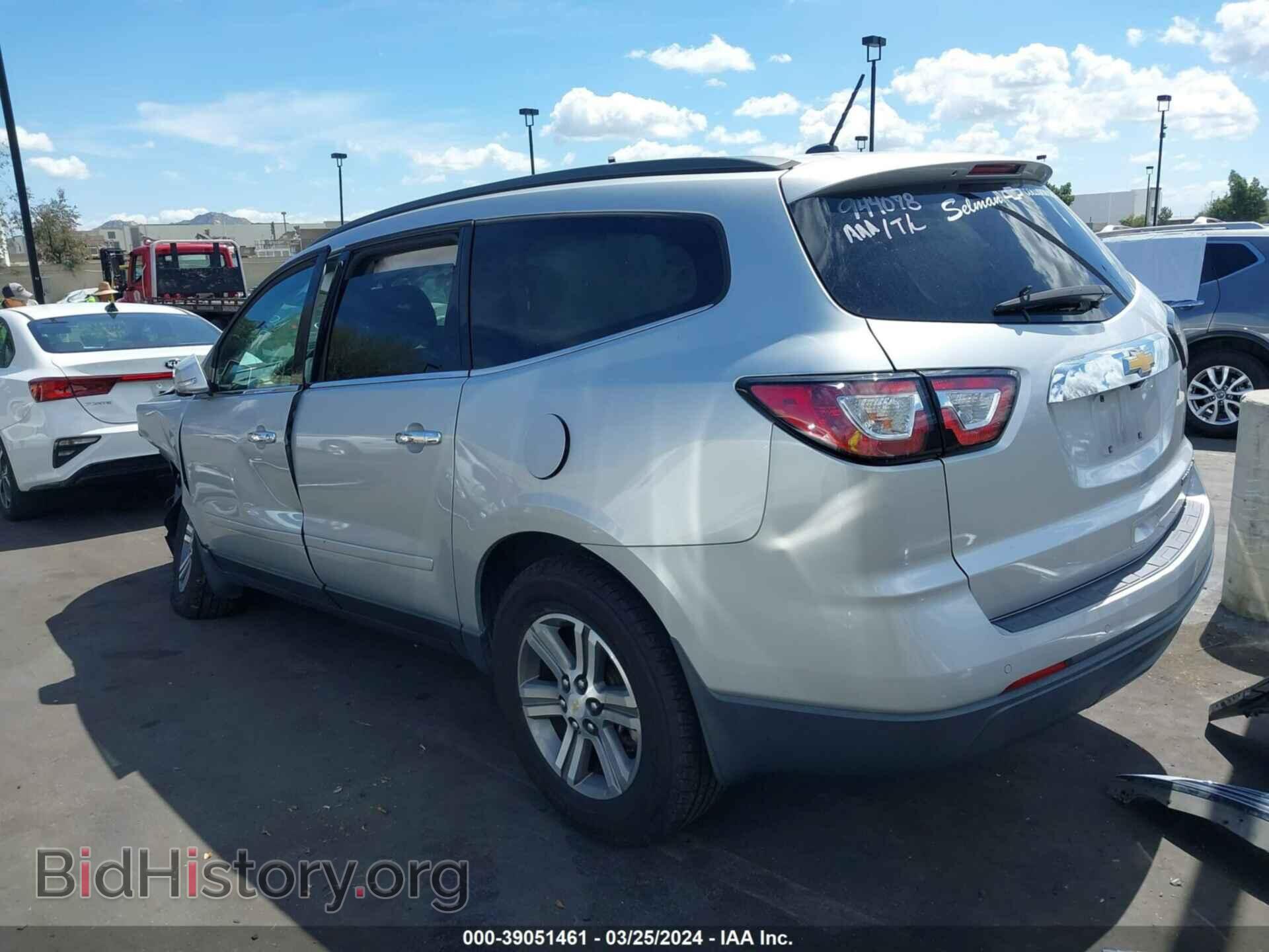 2015 CHEVROLET TRAVERSE - VIN: 1GNKRHKD1FJ264528 - Фото 3