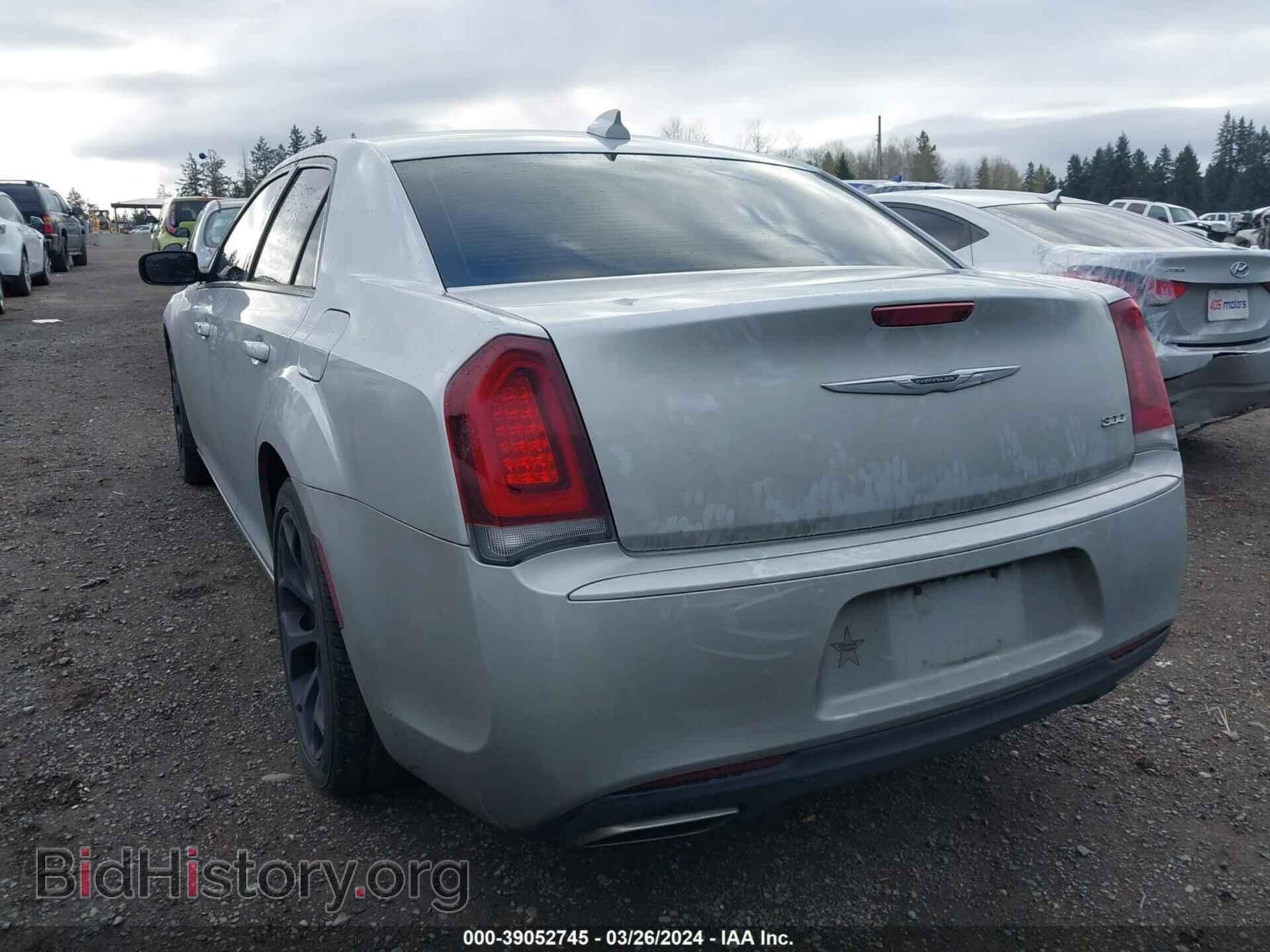 2019 CHRYSLER 300 - VIN: 2C3CCAAG2KH610328 - Фото 3