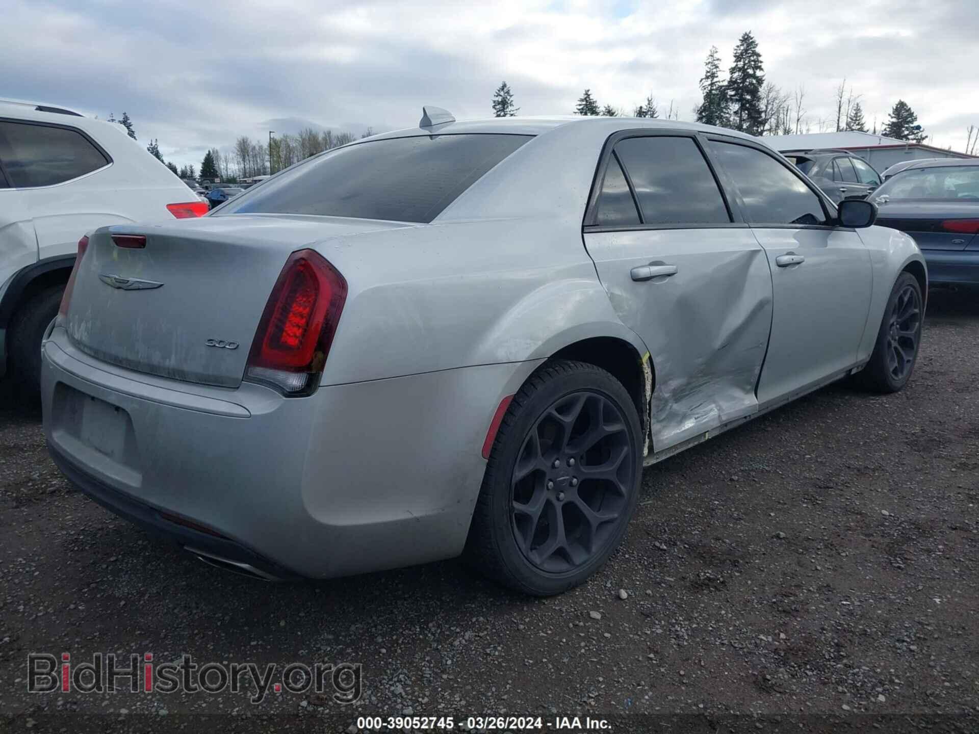 2019 CHRYSLER 300 - VIN: 2C3CCAAG2KH610328 - Фото 4