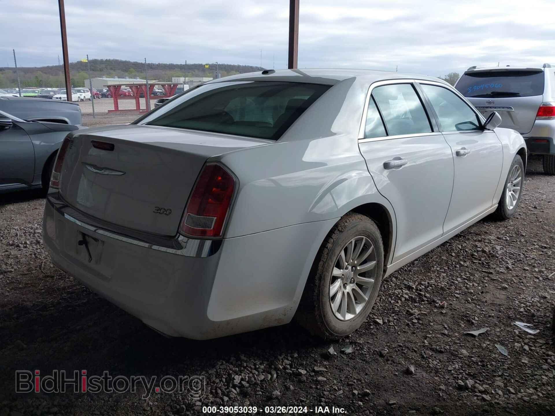 2014 CHRYSLER 300 - VIN: 2C3CCAAG7EH354594 - Фото 4